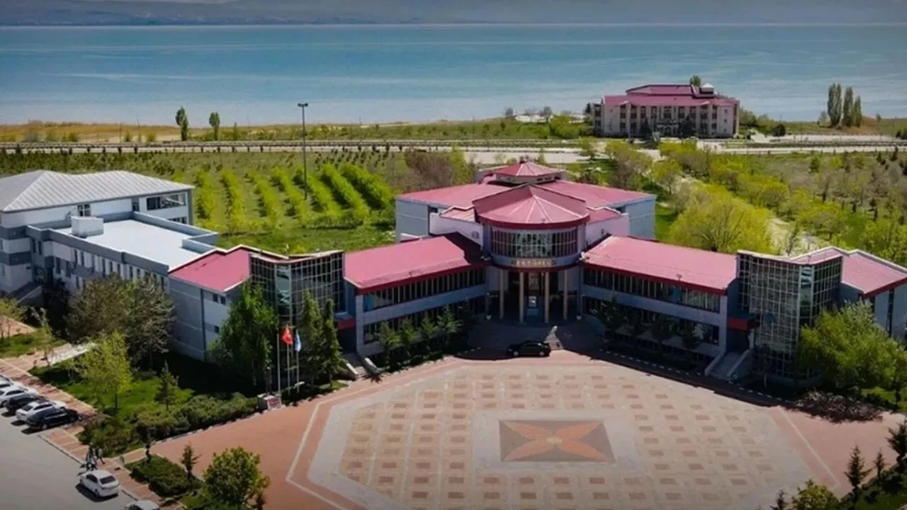 Van Yyu 11