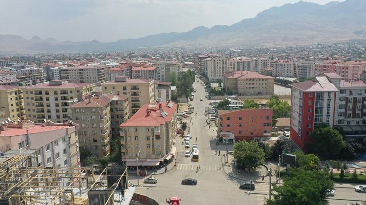 Van Maraş Caddesi Trafiğe Kapatılıyor (3)