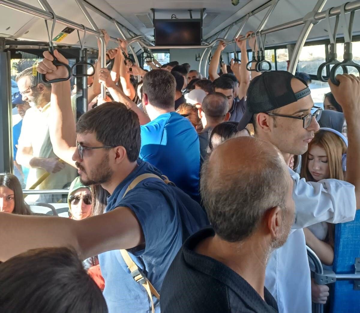 Tuşba'da Yol Ve Çöp Sorunu Vatandaşları Bıktırdı (2)