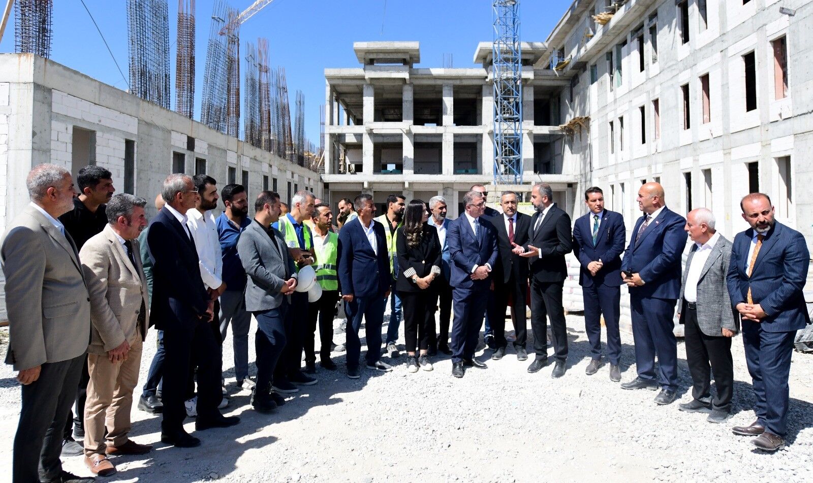Van Yyü’de Sağlık Ve Eğitim Yatırımlarında Büyük Hamle (3)