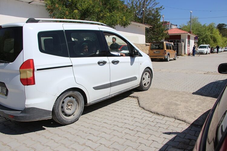 Van’da Boyasız Kasisler Sürücülere Zor Anlar Yaşatıyor (1)