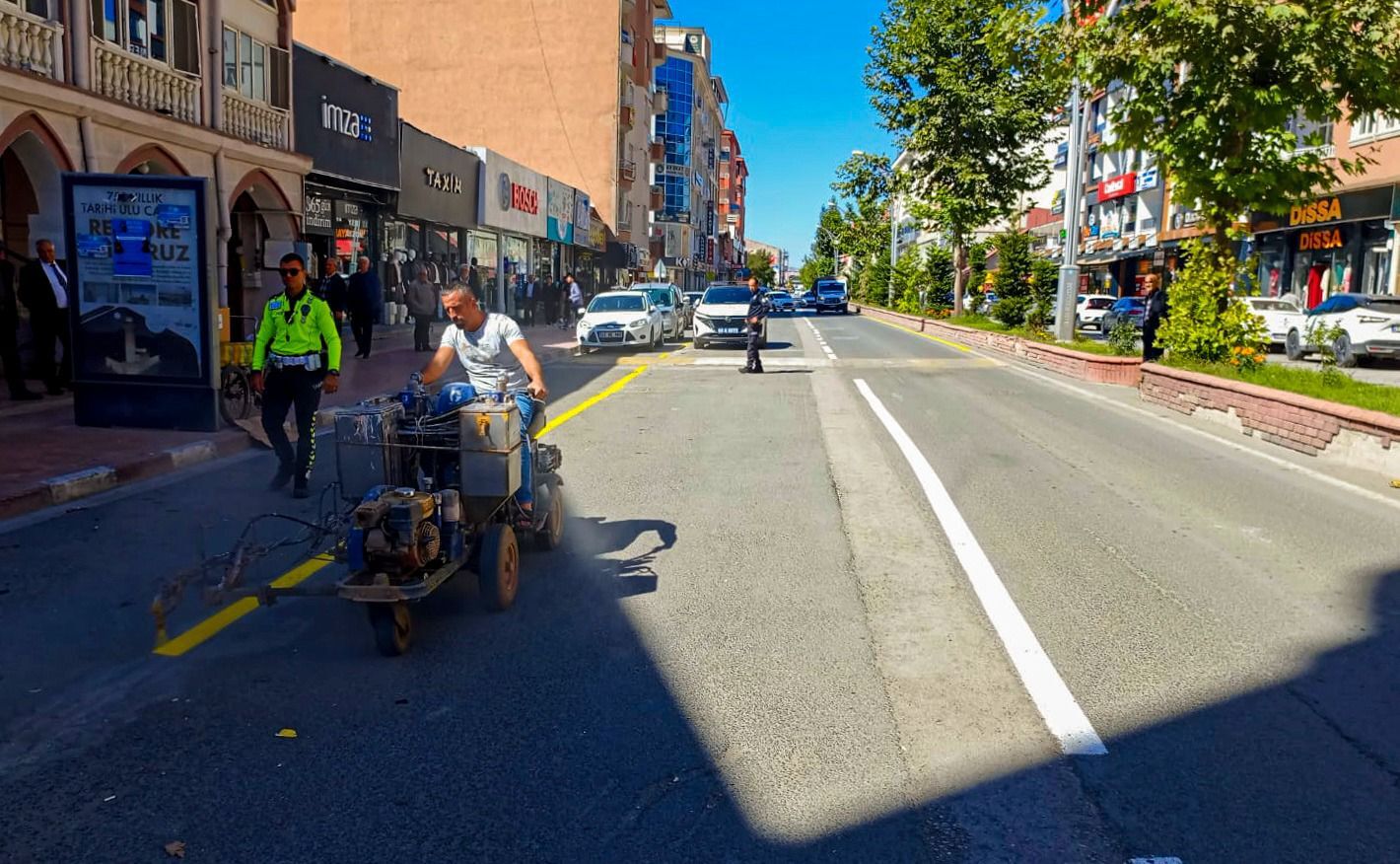 Van’da Yol Çizgileri Yenilendi (2)