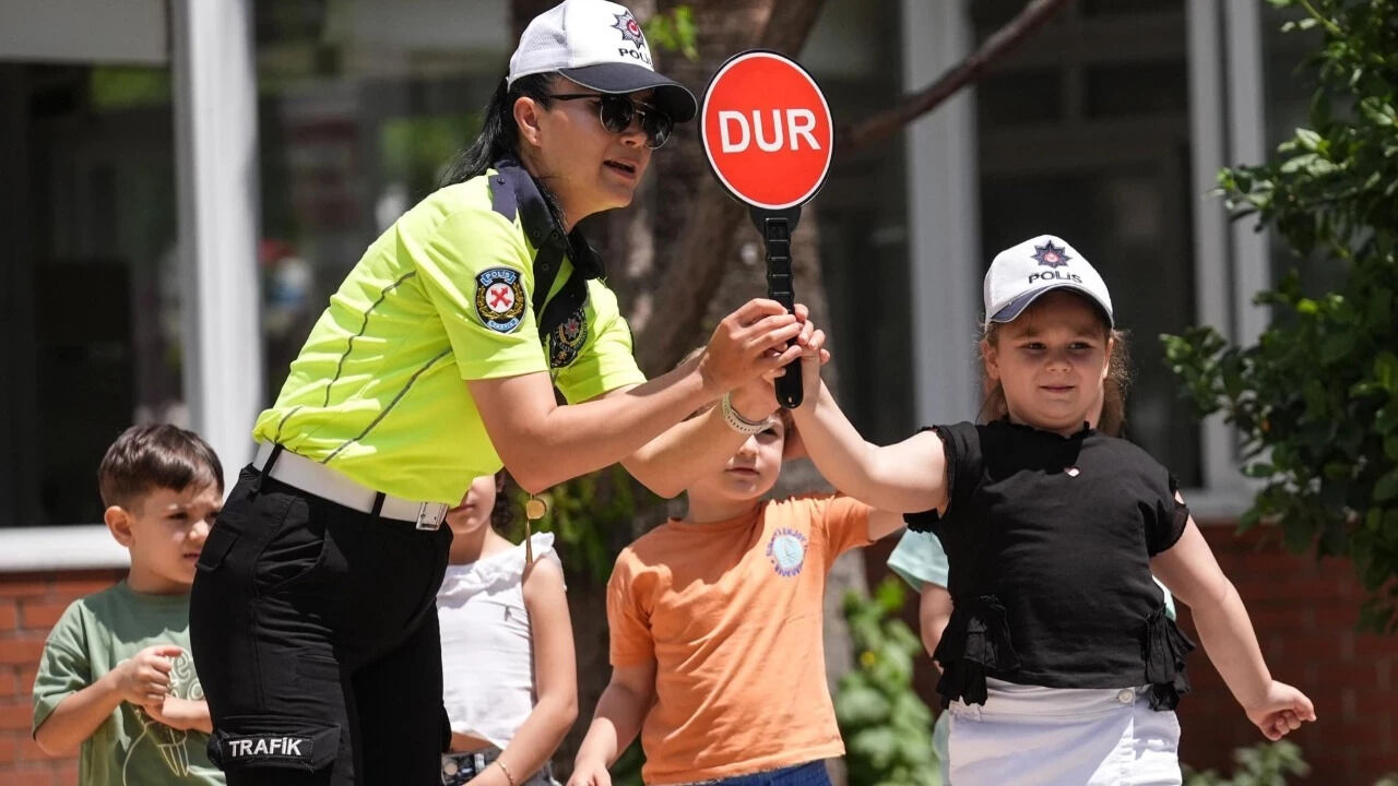 Yerlikaya Okul Onlerinde Trafik Ekiplerimiz Denetimlerini Siklastiracak Pxhr