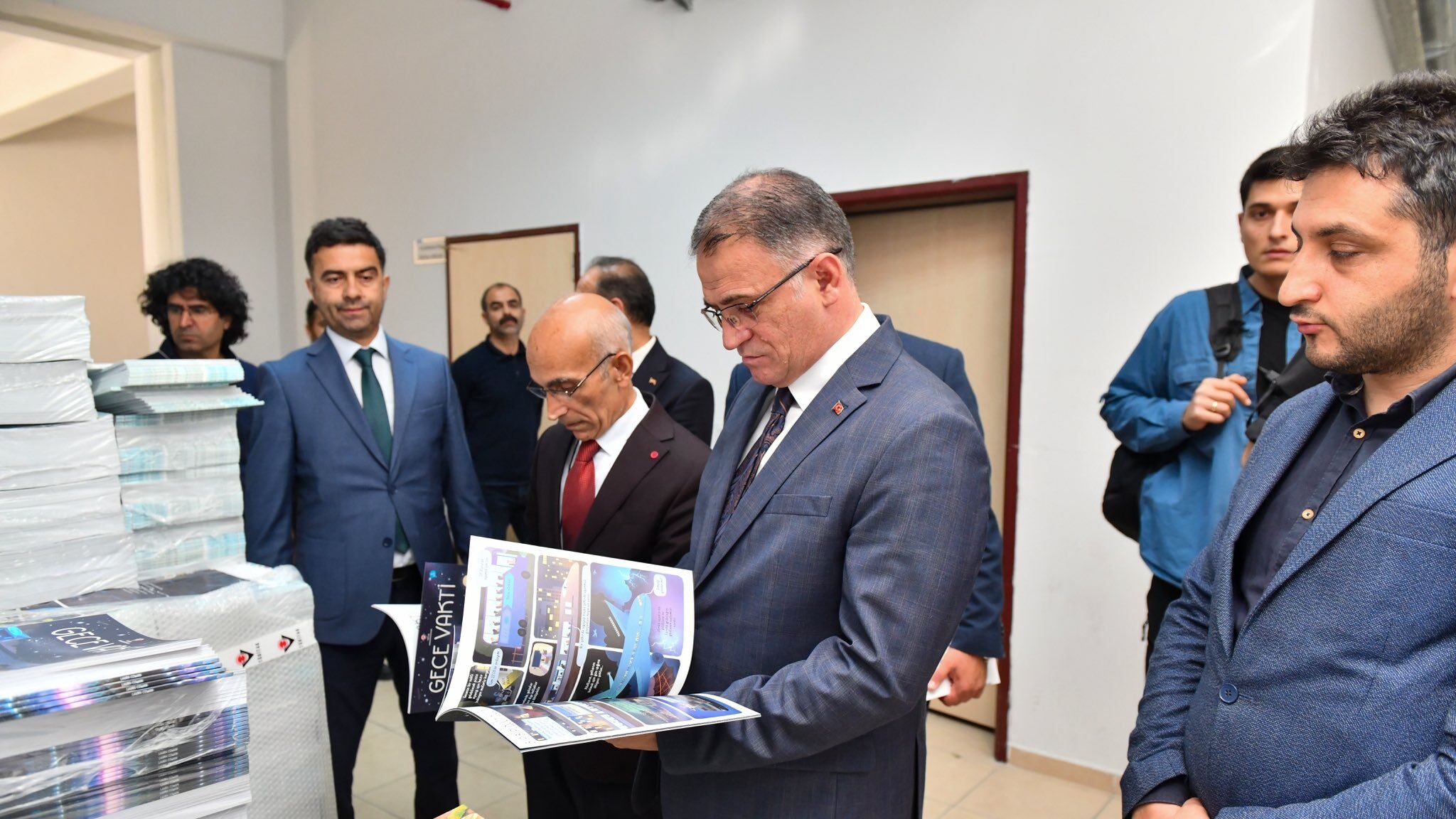 Van’da Okullara Müzik Ve Resim Malzemesi Dağıtıldı (2)