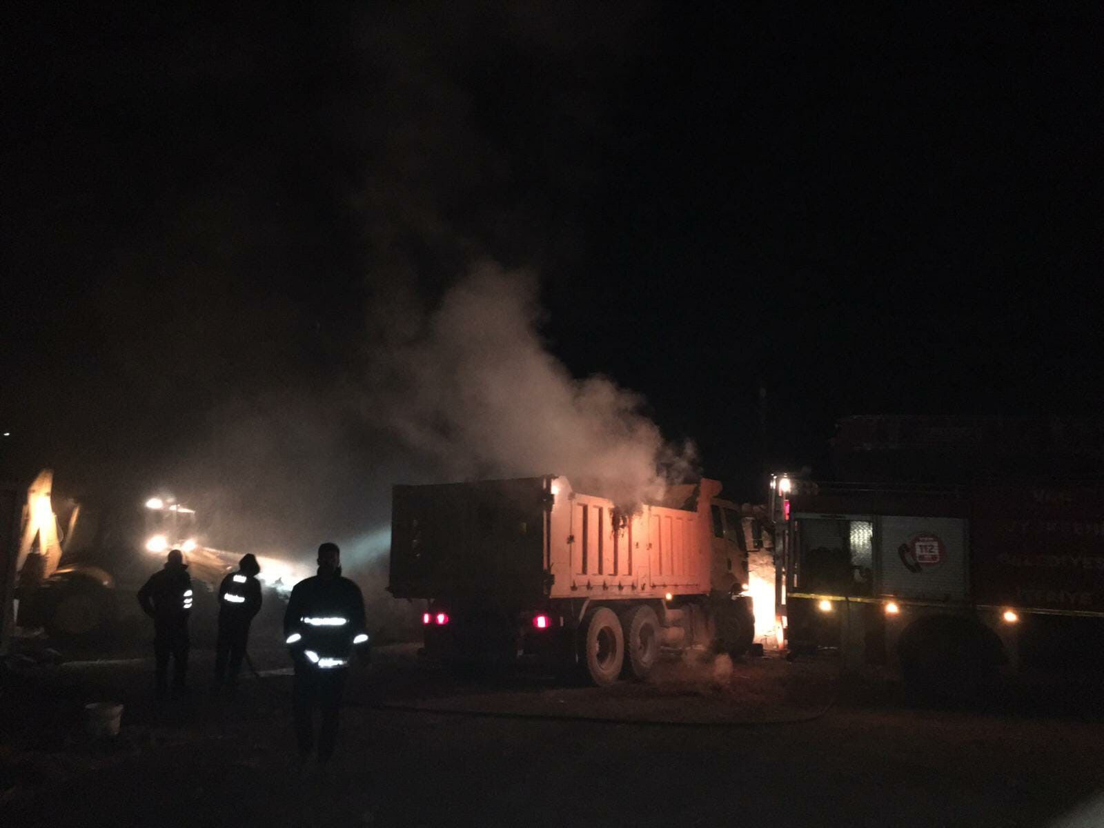 Van Başkale'de Samanlıkta Korkutan Yangın (2)