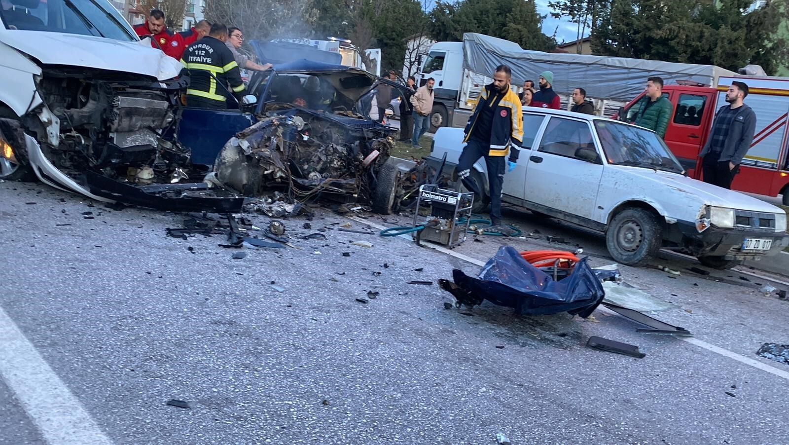 Burdur Fethiye Kara Yolu Üzerinde Kaza, 3 Vanlı Hayatını Kaybetti (2)