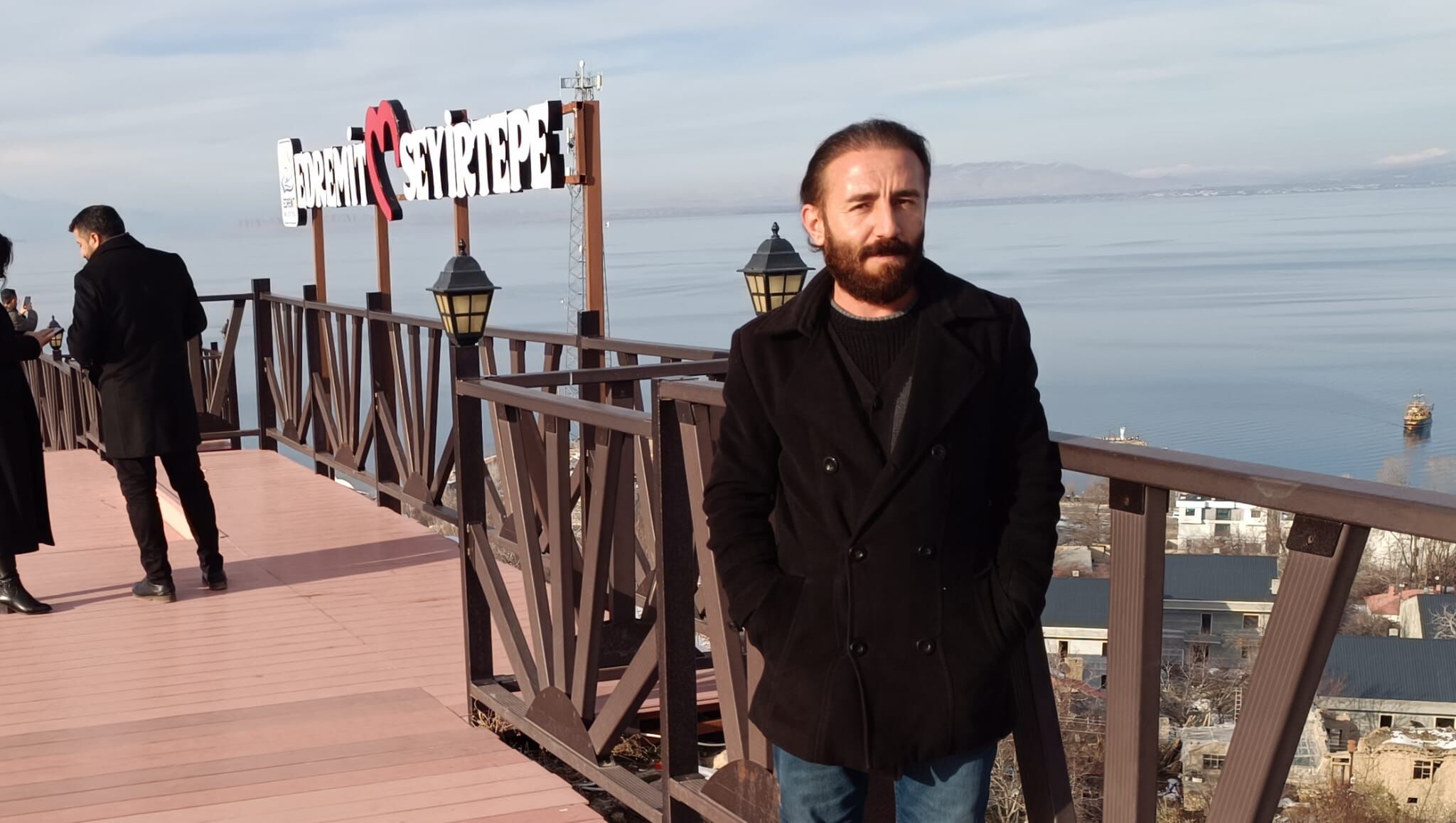 Kışın Ortasında Yaz Gibi Manzara Edremit Seyir Tepesi Ziyaretçi Akınına Uğradı (1)