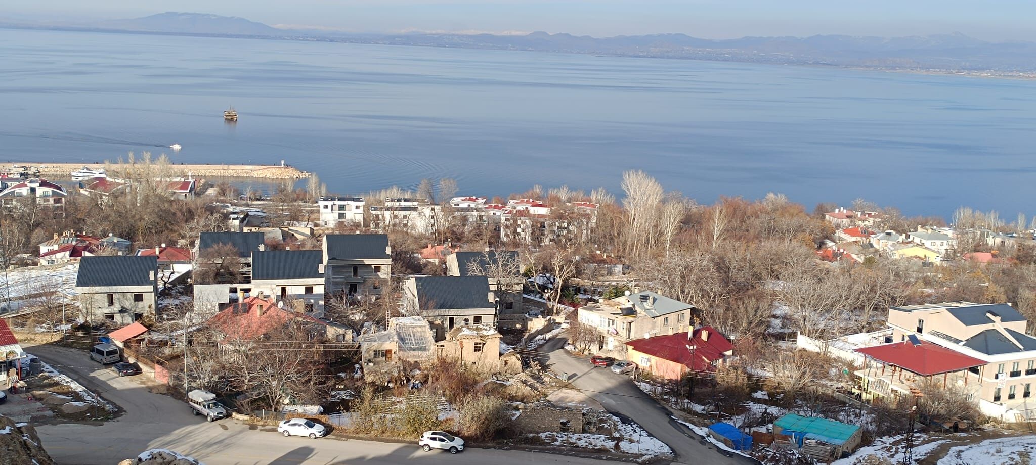 Kışın Ortasında Yaz Gibi Manzara Edremit Seyir Tepesi Ziyaretçi Akınına Uğradı (3)