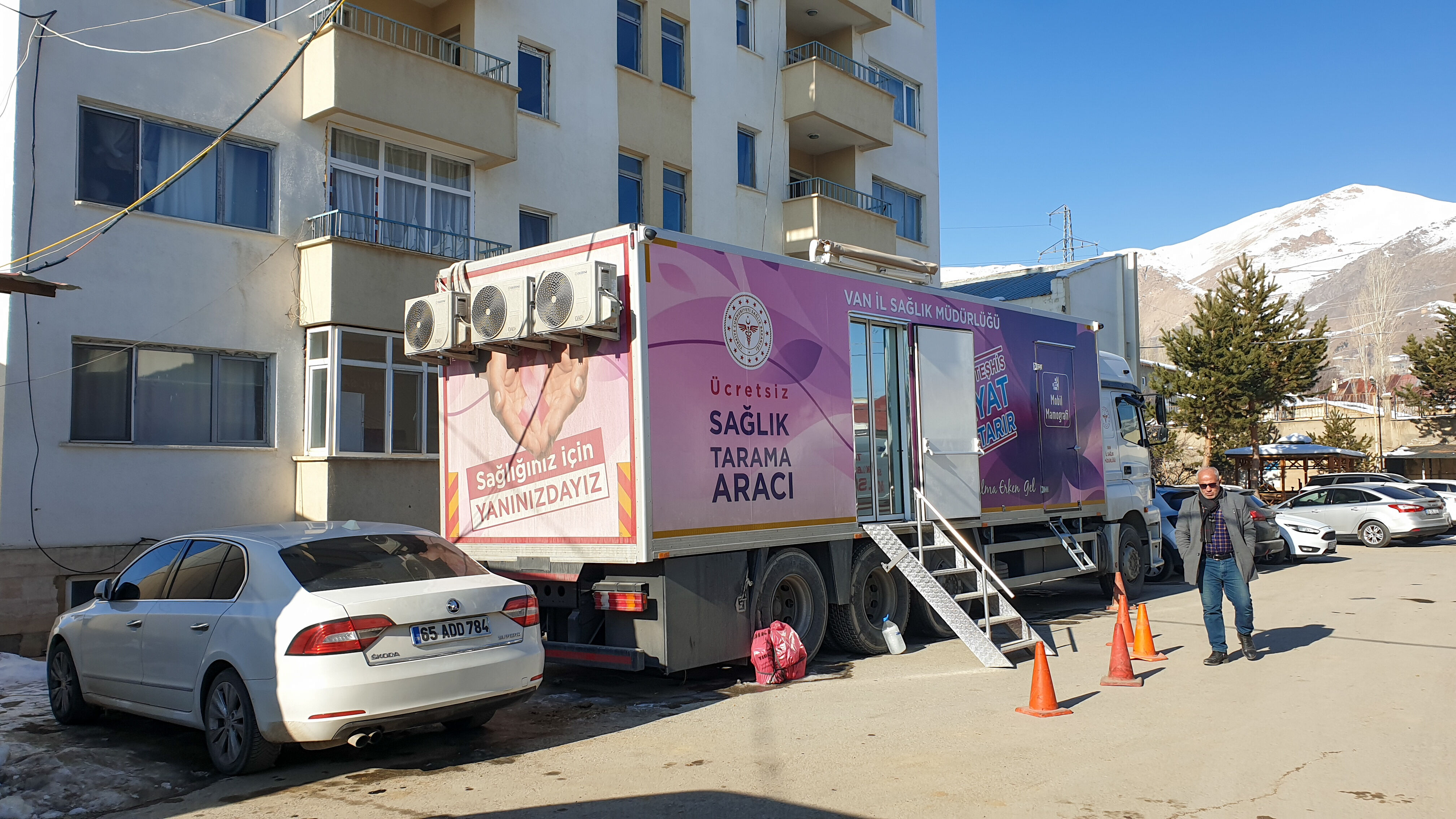 Mobil Kanser Tarama Aracı Van Başkale'de (2)