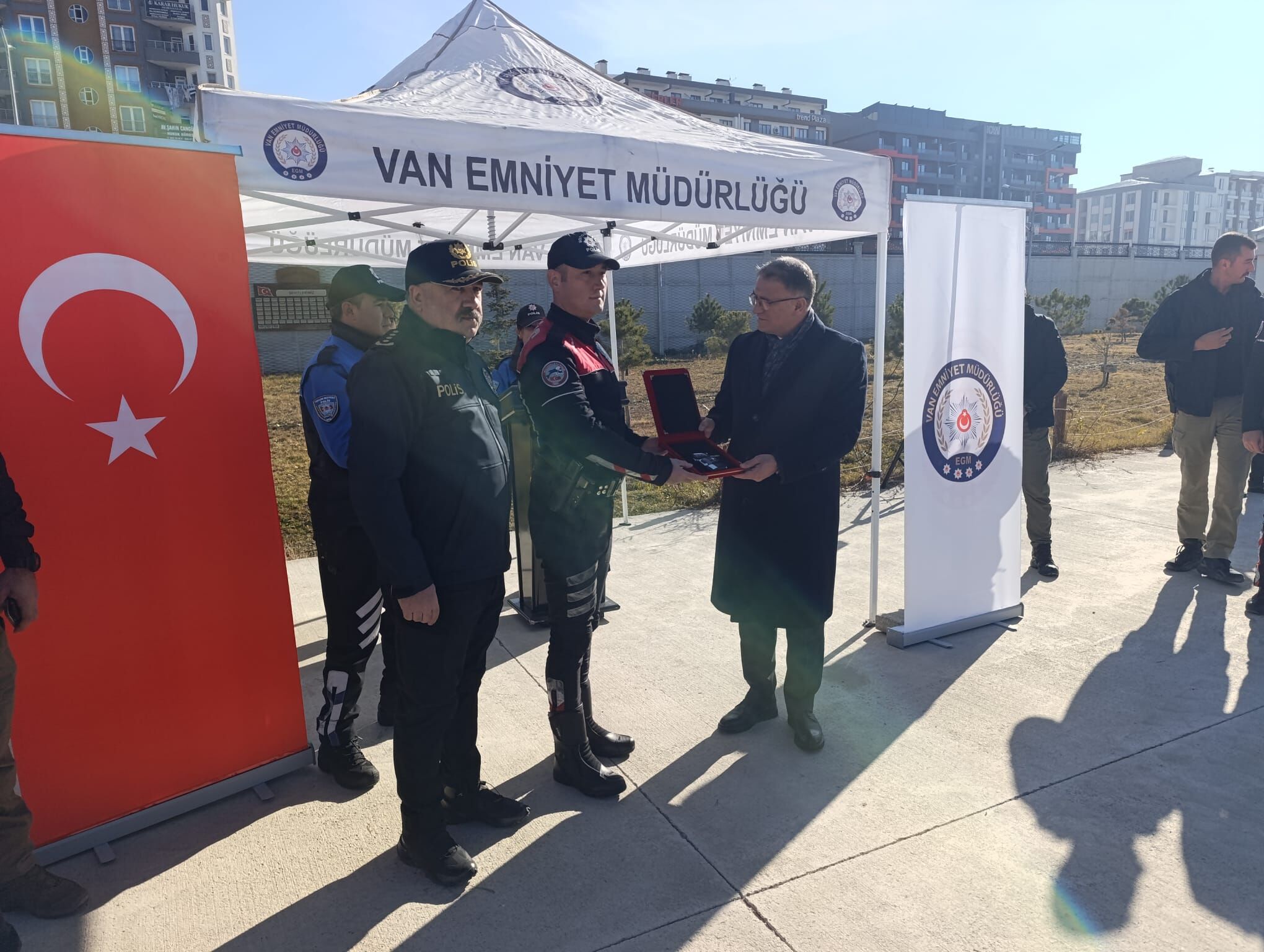 Van Emniyeti’ne Güçlü Takviye Yeni Araçlar Törenle Teslim Edildi (5)