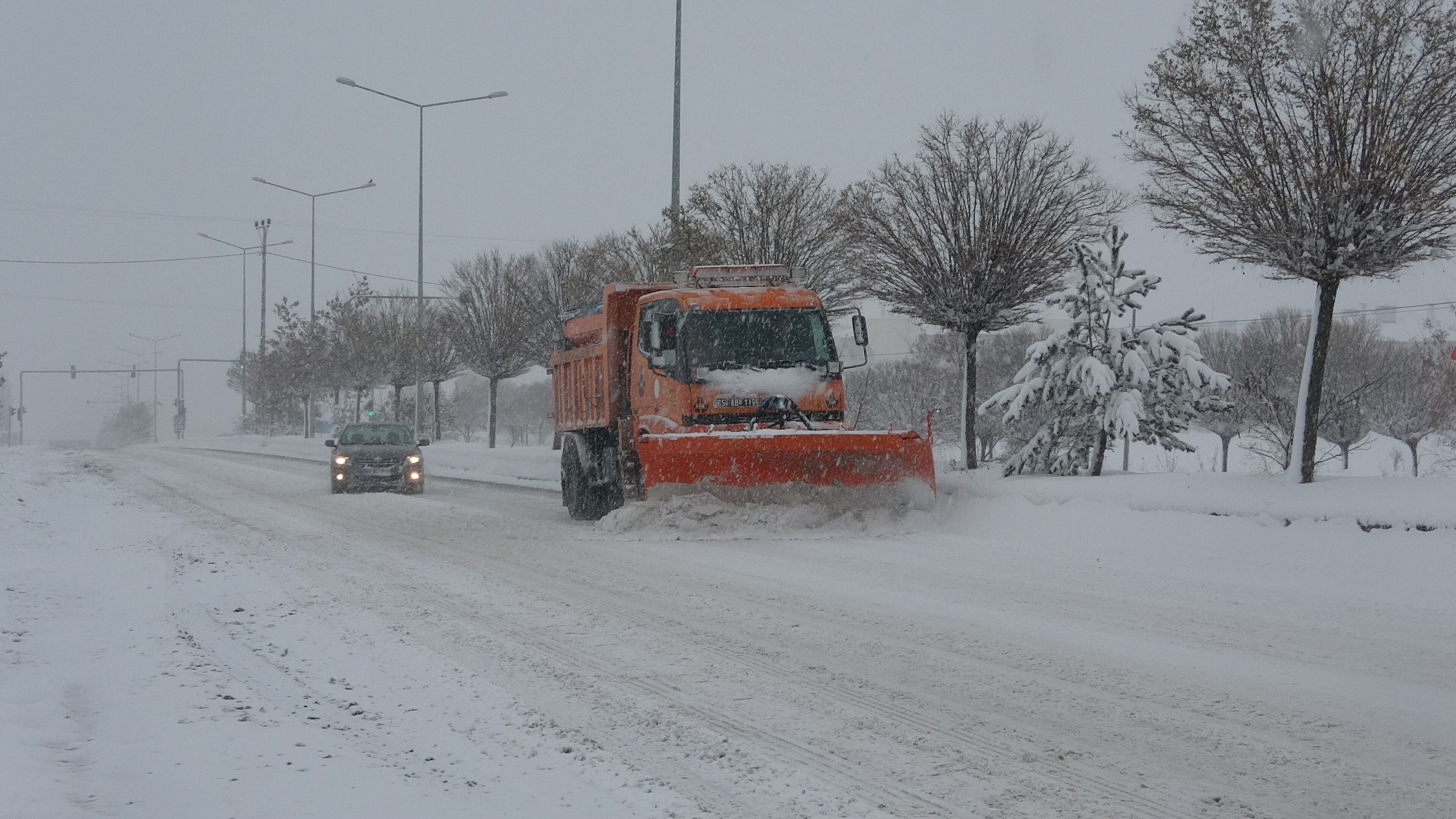 Van'da 389 Yerleşim Yerinin Yolu Kapalı-1