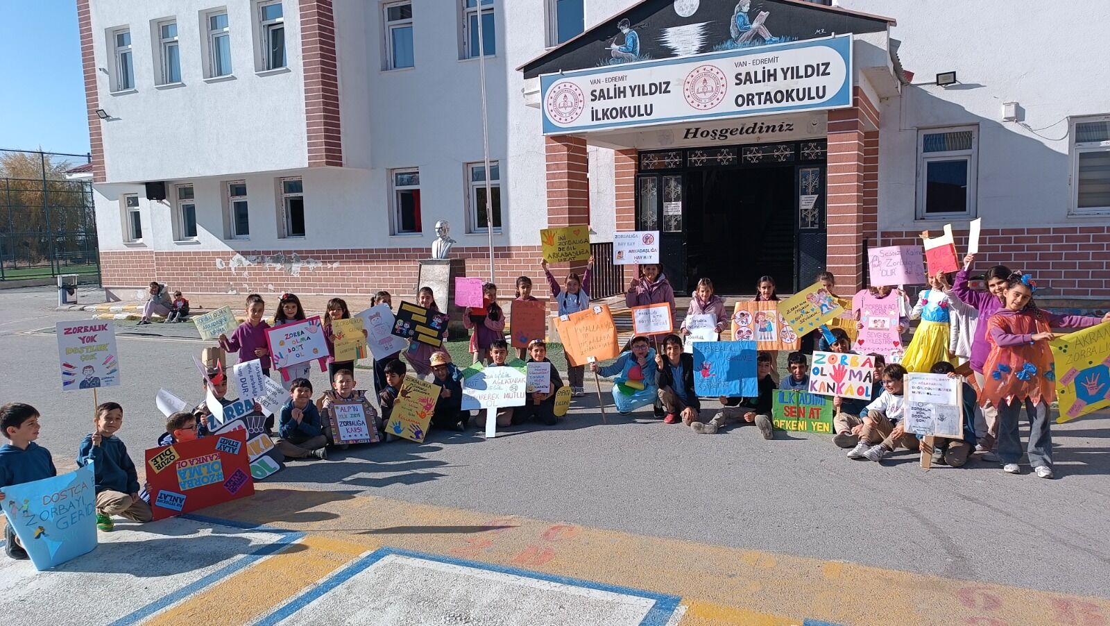 Van'da Ilkokul Öğrencileri Akran Zorbalığına Karşı Bilinçlendirildi (2)