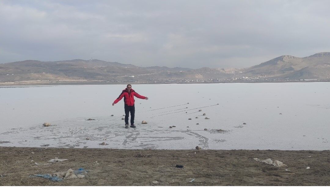 Van'da Sibirya Soğukları Sıhke Göleti'nin Yüzeyi Buz Tuttu (1)