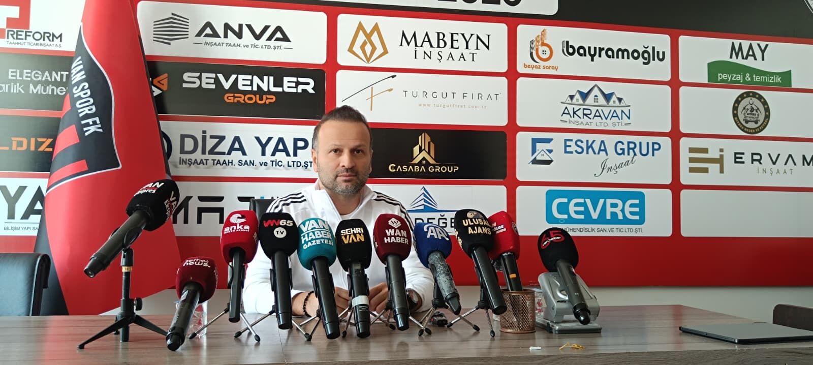 Vanspor Teknik Direktörü Osman Zeki Korkmaz’dan Iván Cédric Açıklaması