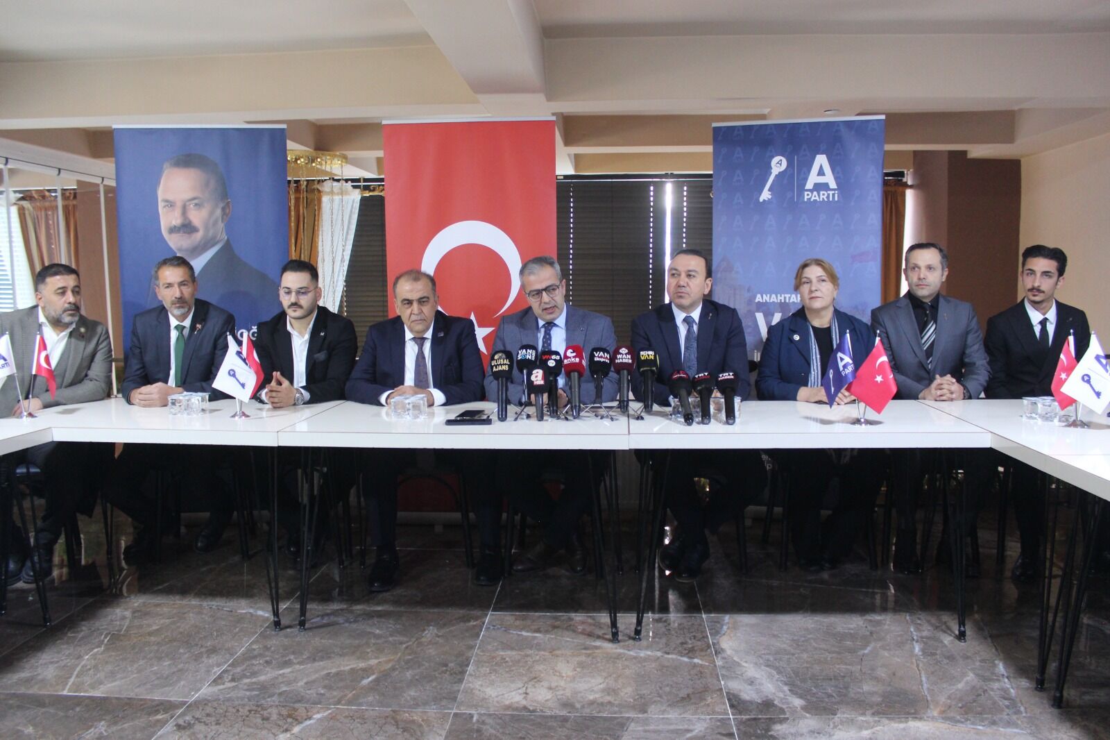 Anahtar Partisi “Van’ın Sorunları Türkiye’den Bağımsız Değil” (2)