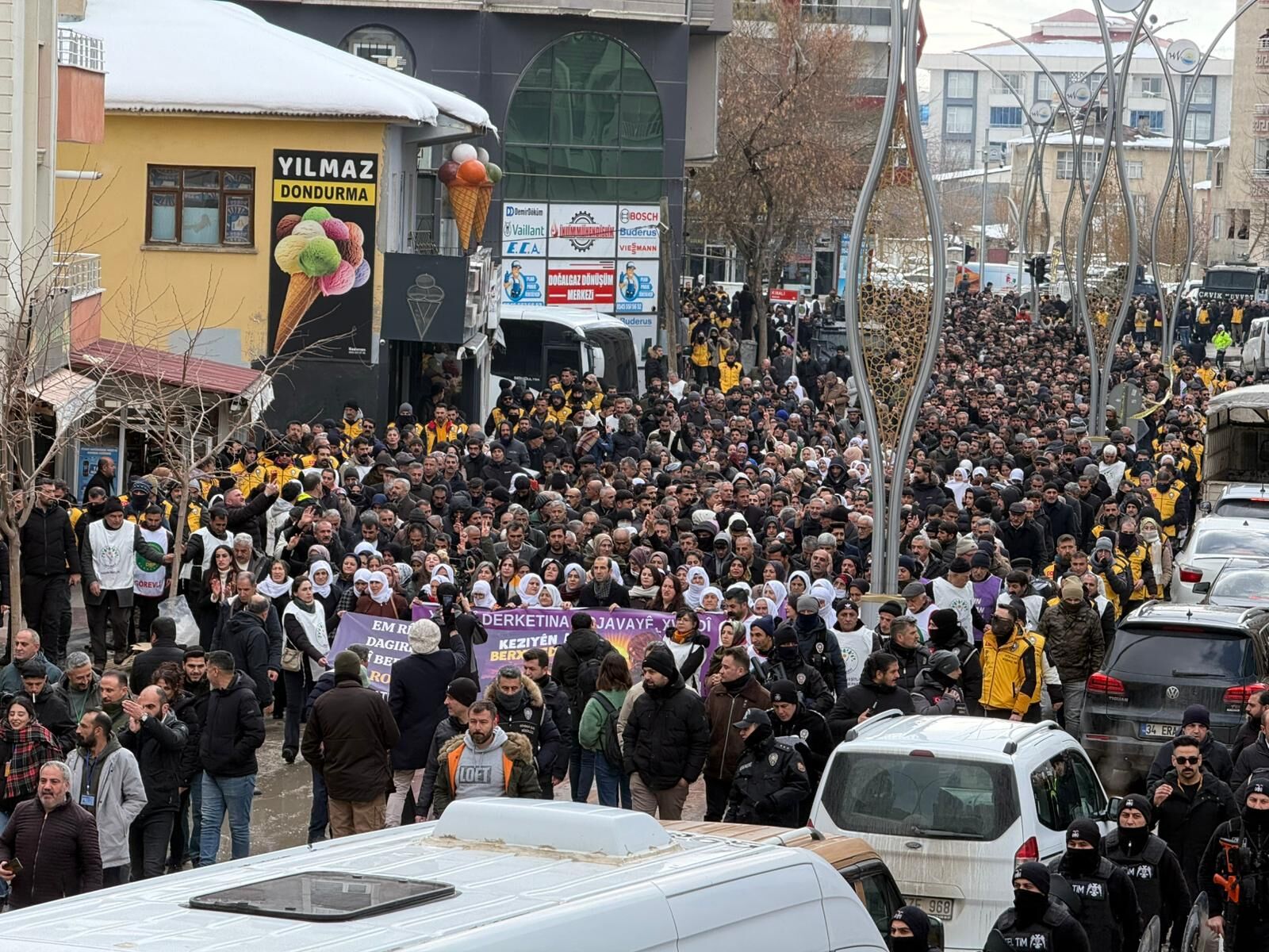 Van Sokaklarında Gerginlik Rojava Yürüyüşü Sonrası Gözaltılar İddiası (1)