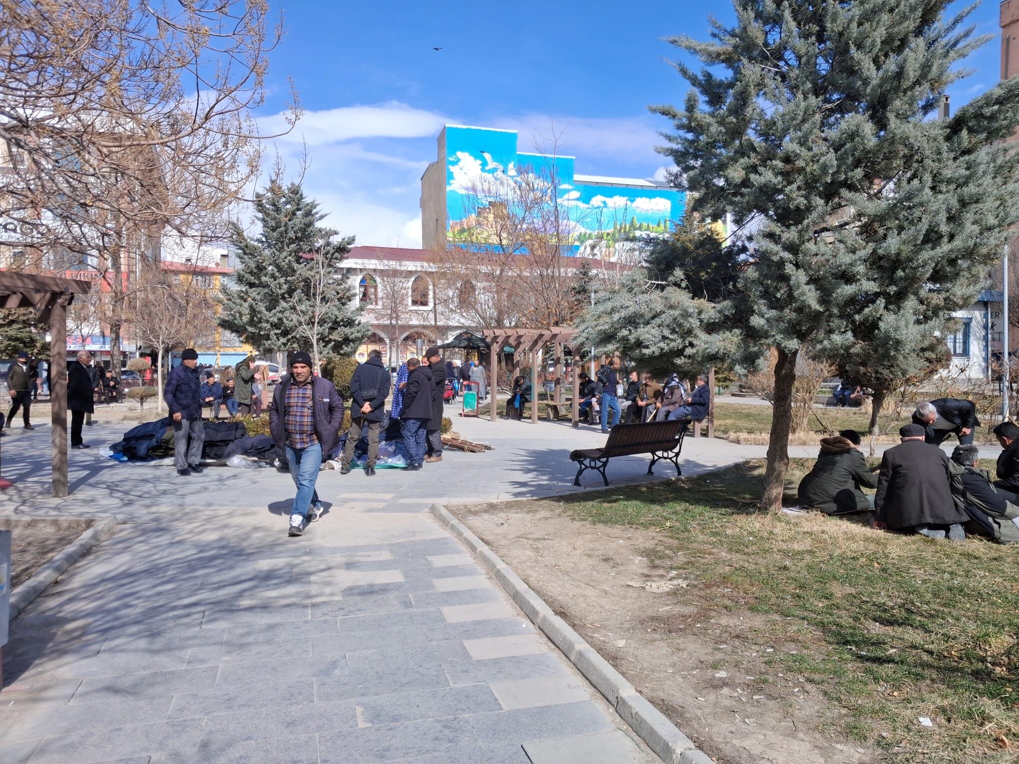 Van’da Bahar Tadında Ramazan Camilerden Parklara Huzur Dolu Akın! (2)