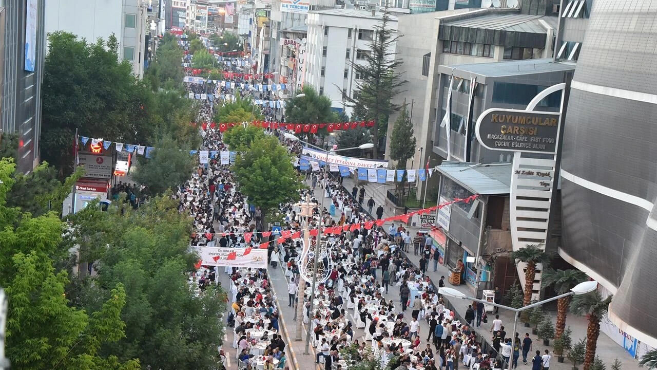 Van’da İftar Çadırları 2026 Geleneksel Çadırlar Bu Yıl Da Kurulmayacak Mı (2)