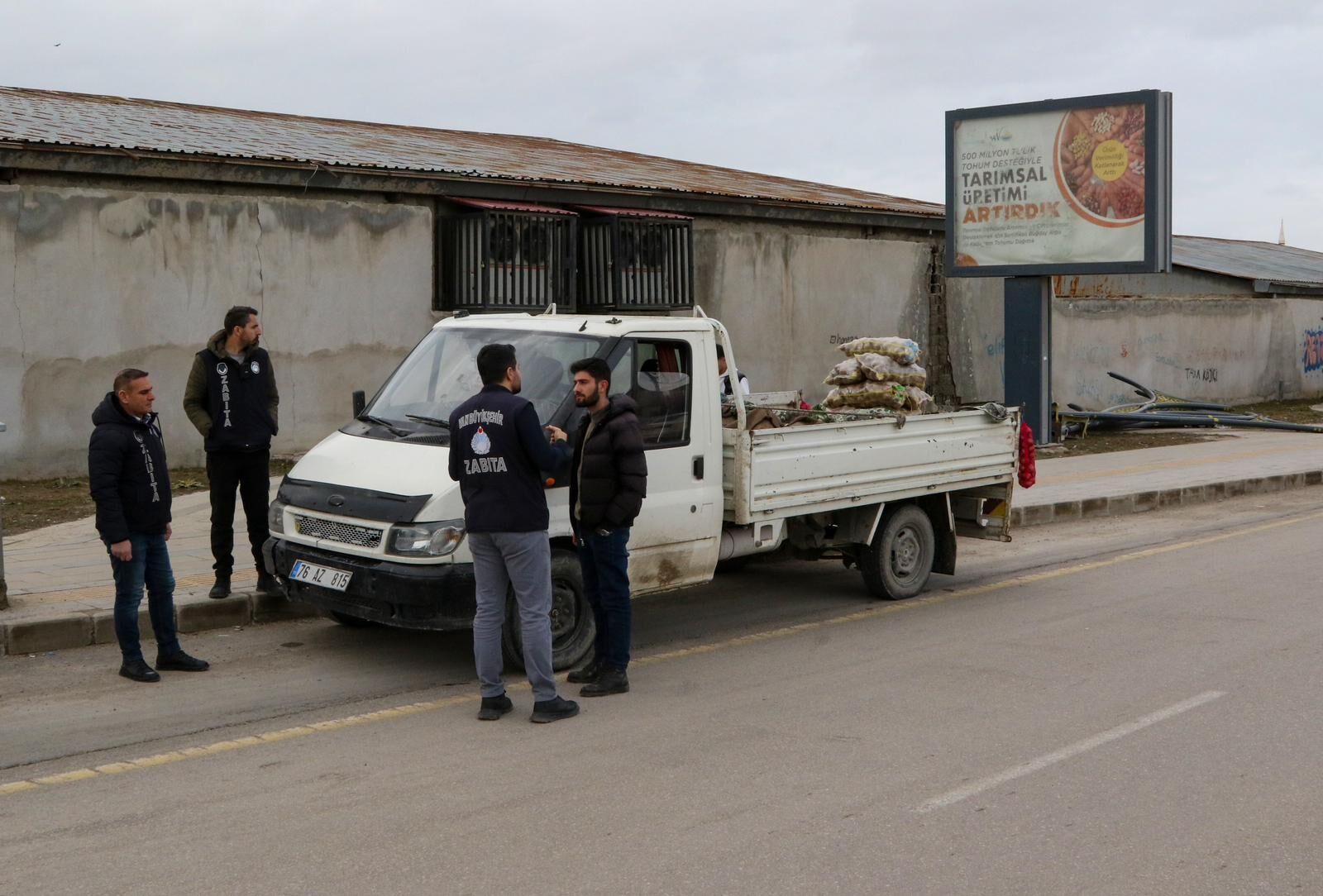 Van’da Kaldırım Operasyonu Esnaf Direndi, Zabıta Geri Adım Atmadı! (2)