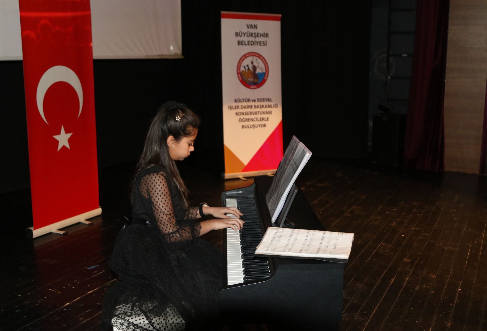 Van’da Minik Öğrenciler Sanatla Buluştu (1)