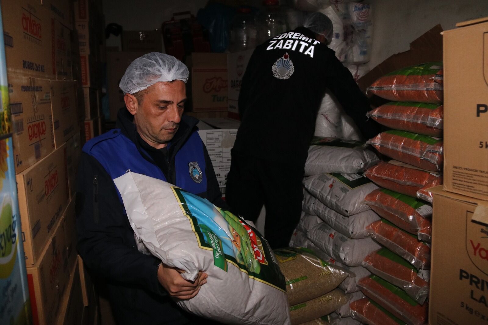 Van’da Okul Denetimi Son Kullanma Tarihi Geçmiş 2 Ton Gıda Ürününe El Konuldu (1)