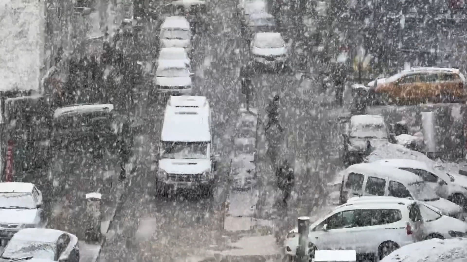 Van'da Yoğun Kar Yağışı Etkili Oldu