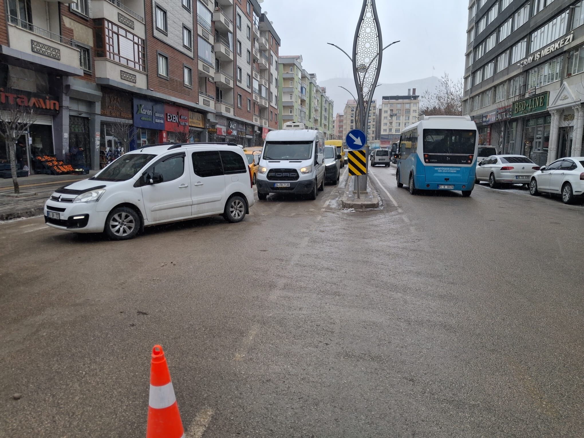 Başka Bir Evrende Kar Mesaisi Van’da 10 Gün Sonra Çalışma Başladı (3)