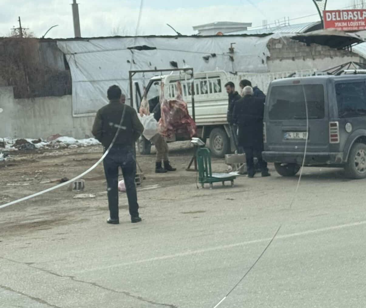 Cumhuriyet Caddesi’nde Seyyar Kasap Dönemi! (2)