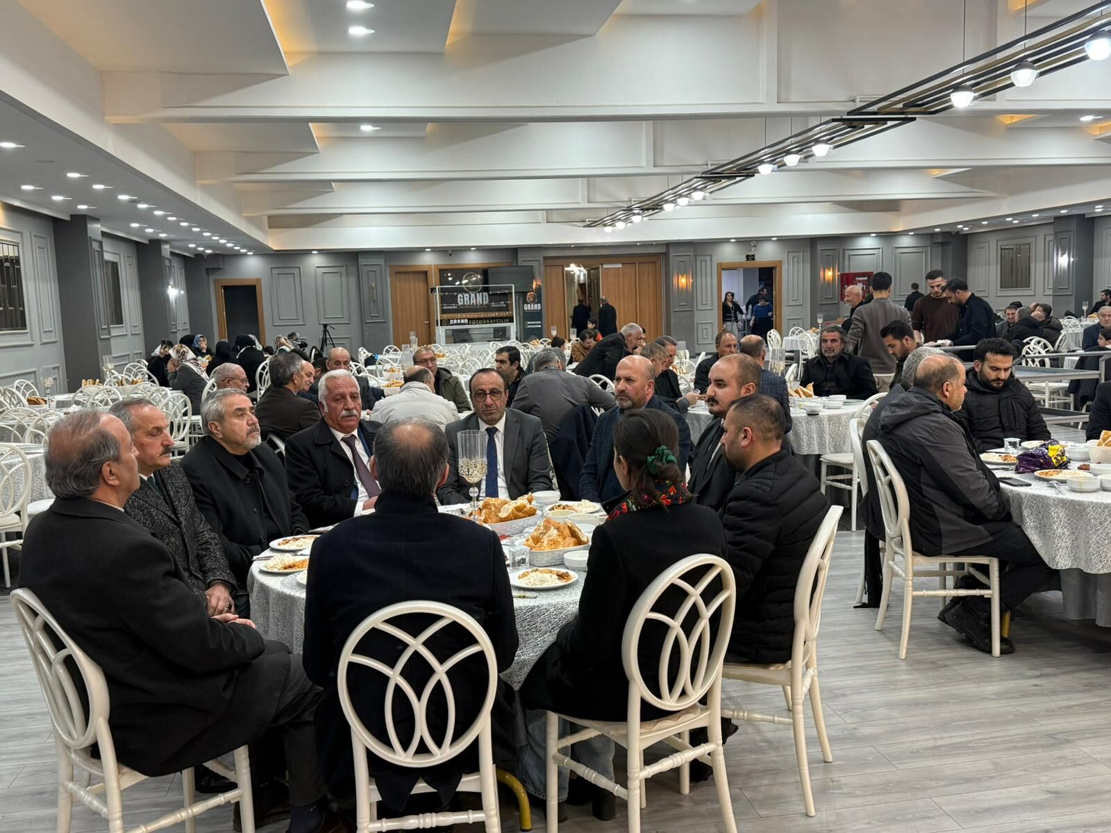 Özay İlhan Etnik Ve Mezhebi Ayrılıklar Bir Kenara Bırakılmalı (2)