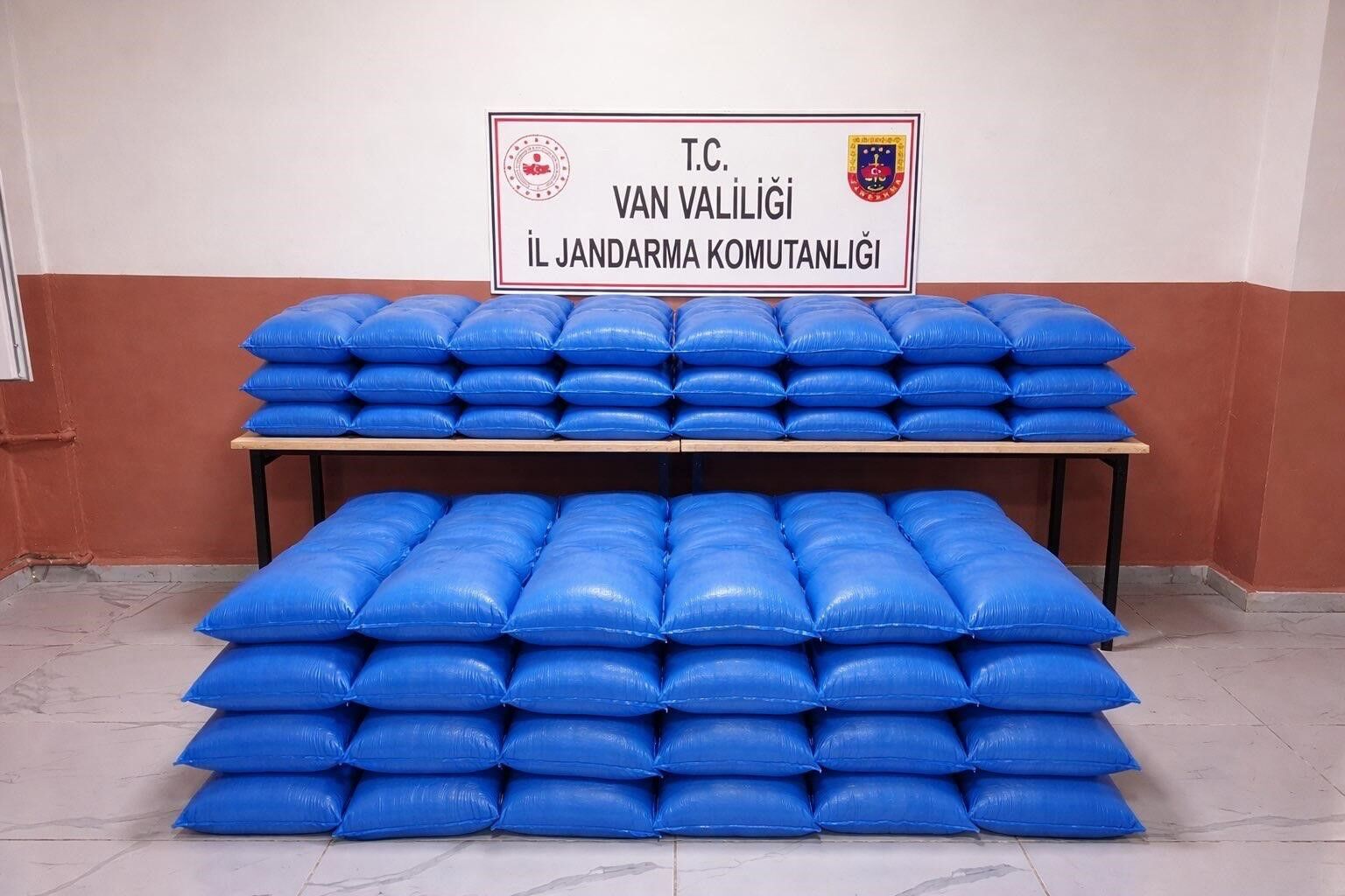 Van’da 6 Milyon Tl Değerinde Kaçak Malzeme Ele Geçirildi
