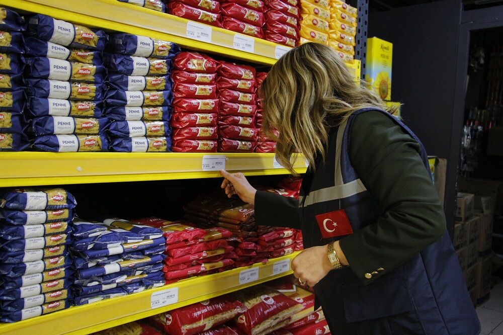 Van’da Bayram Öncesi Fahiş Fiyat Kıskacı Denetimler Sıklaştırıldı! (1)