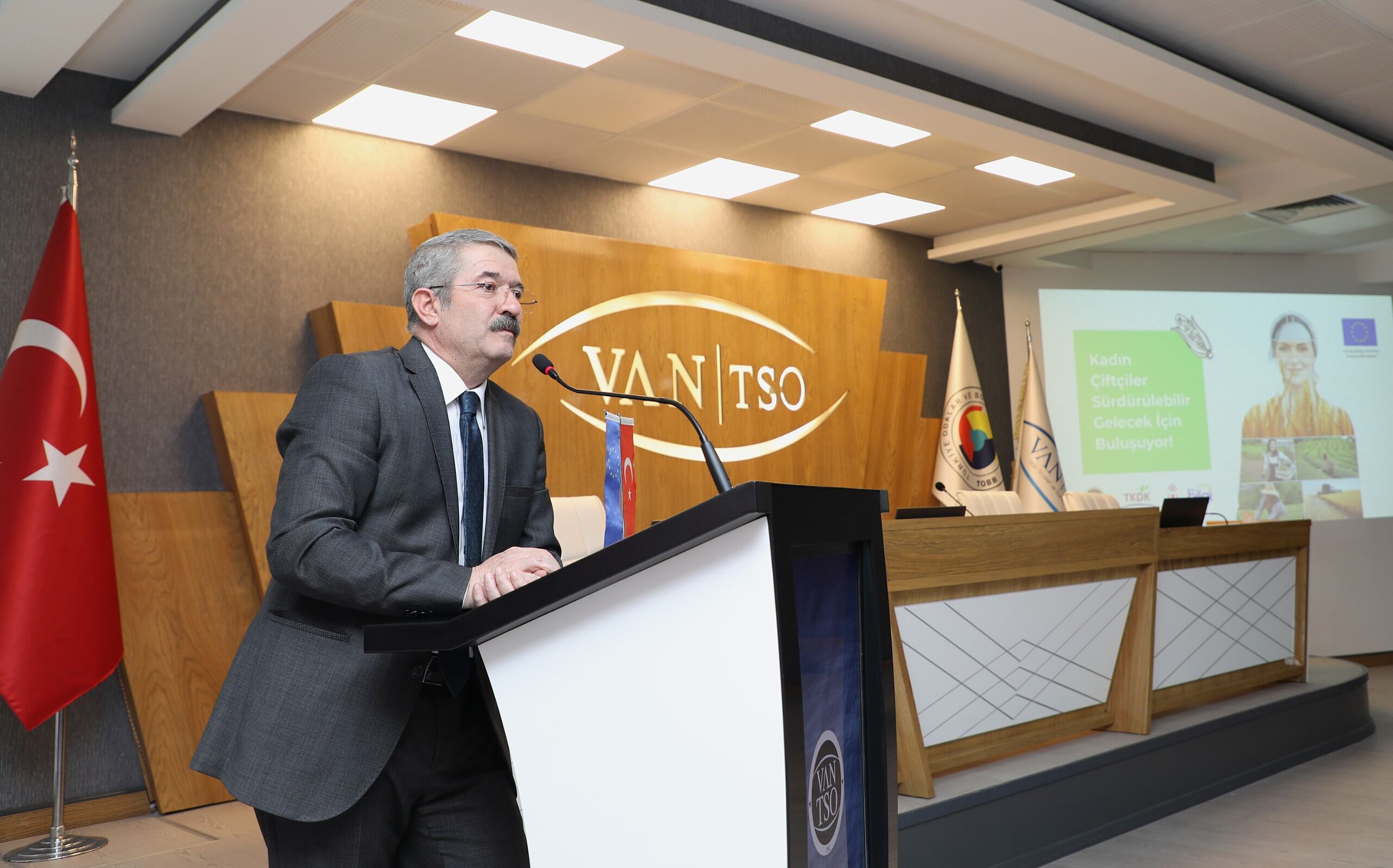 Van'da Kadın Çiftçiler Sürdürülebilir Gelecek İçin Buluşuyor Programı Düzenlendi (3)