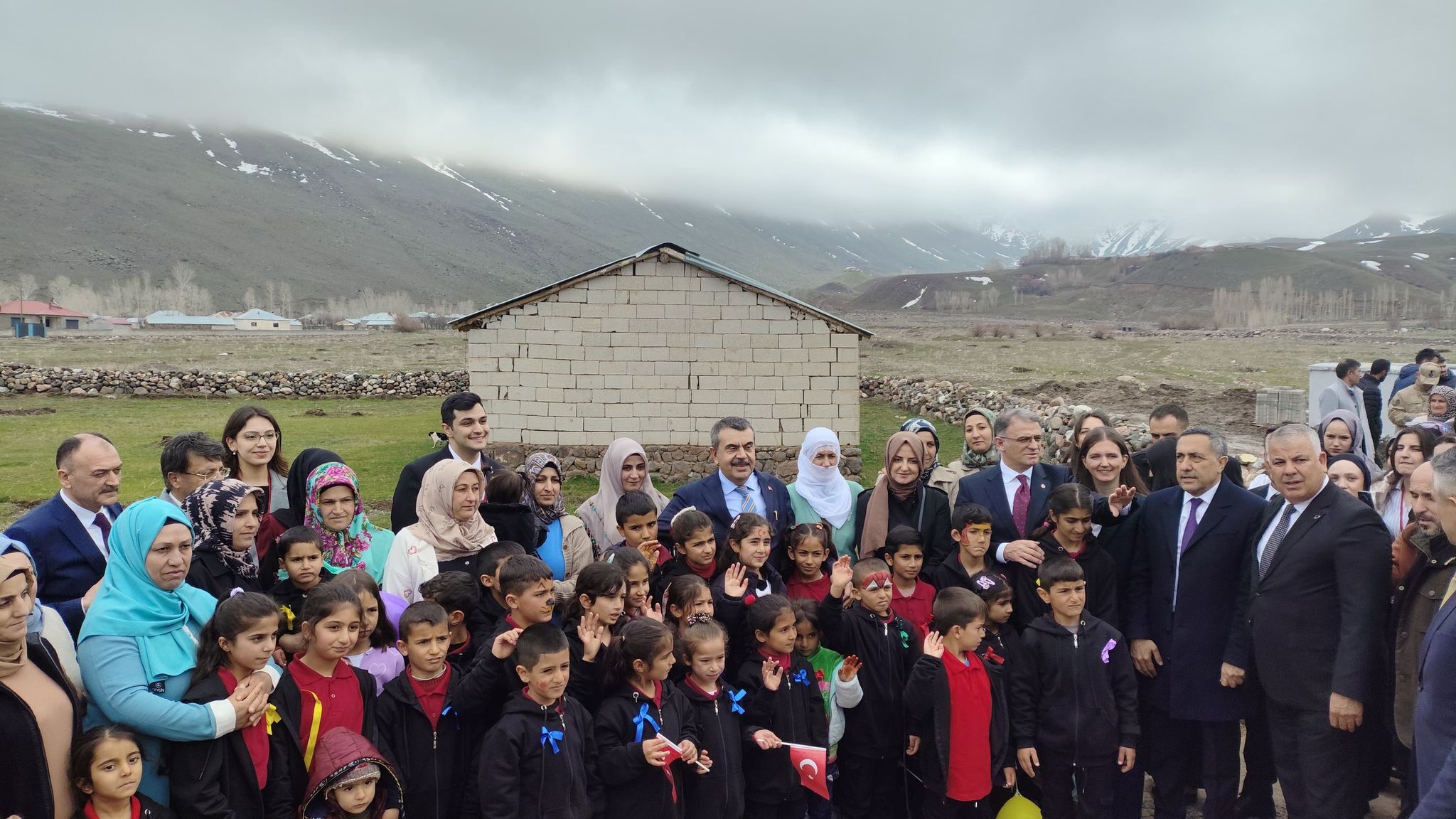 Bakan Tekin’den Muradiye’de Okul Ziyareti (2)