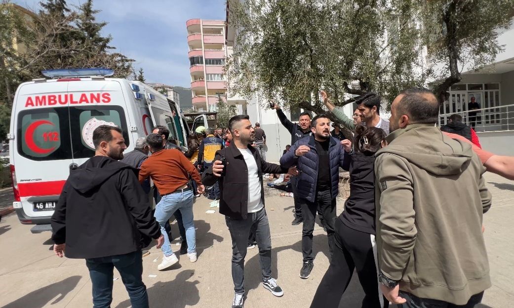 Kahramanmaraş'ta Okulda Silahlı Saldırı 4 Ölü, 20 Yaralı (2)