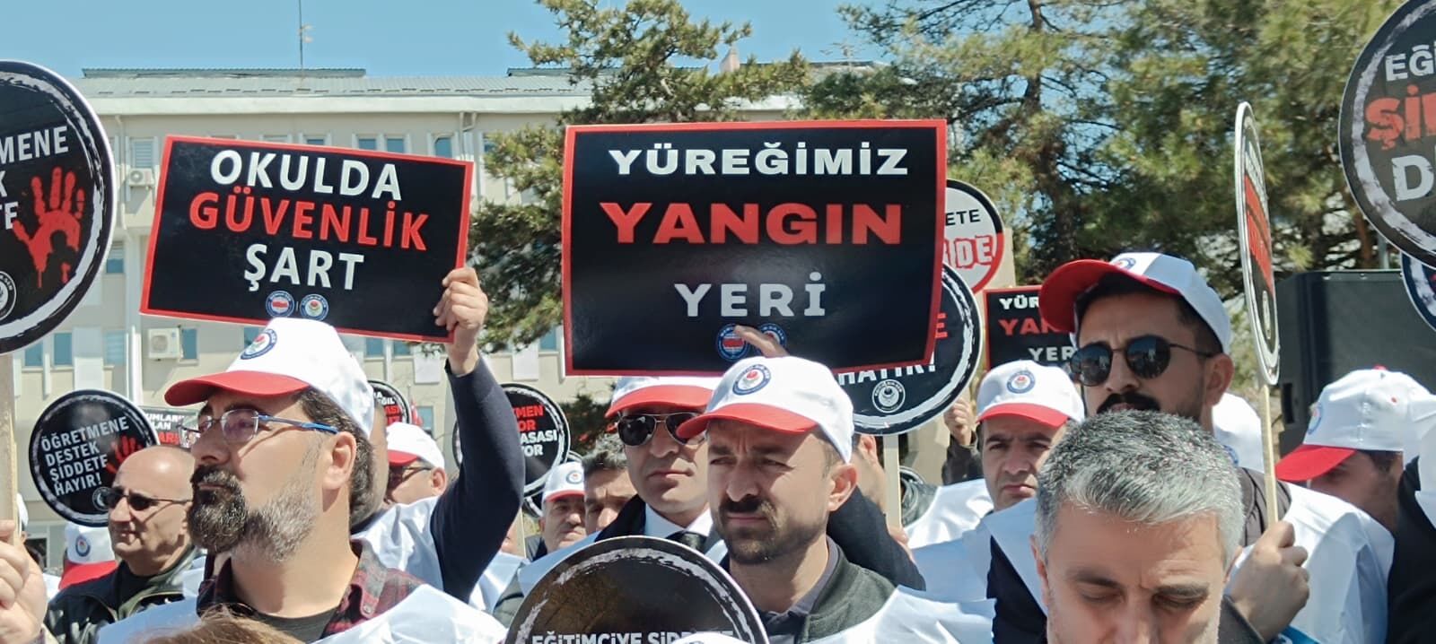 Şanlıurfa'daki Okul Saldırısı Van’da Protesto Edildi Artık Yeter! (5)