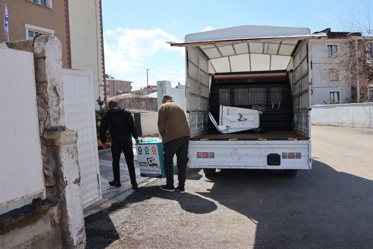 Tuşba Belediyesi’nden Okullarda Geri Dönüşüm Hamlesi (2)