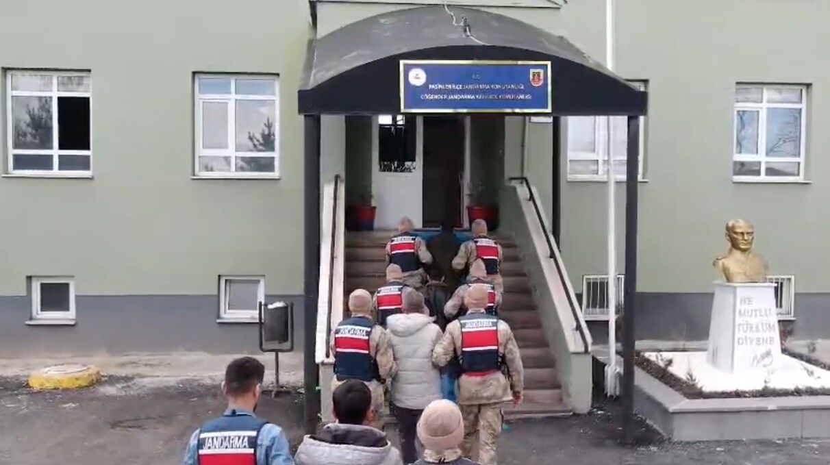 Van Dahil 12 İlde Dev Operasyon Milyarlık Suç Ağı Çökertildi (1)