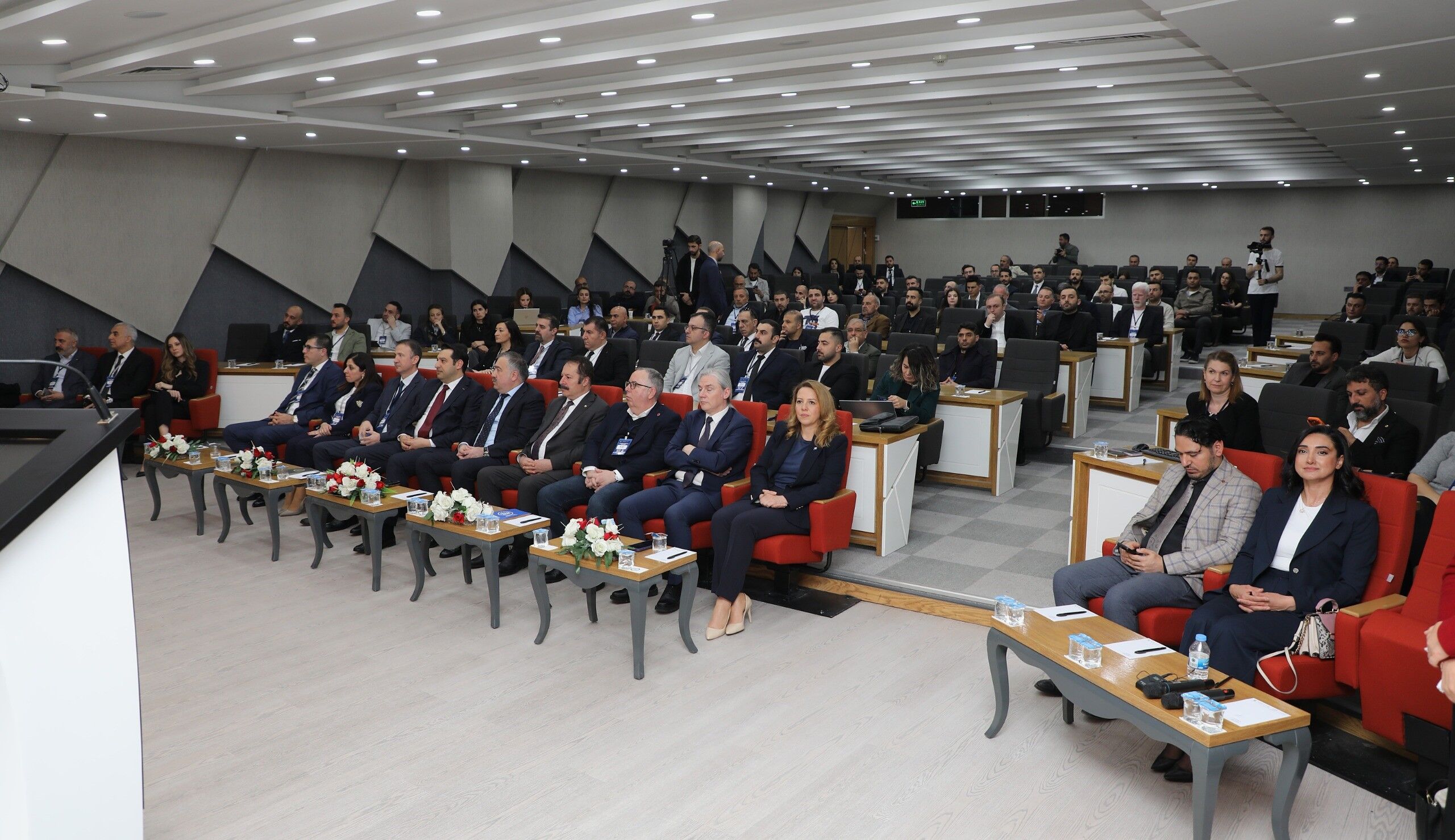 Van Tso'da Dijital Dönüşüm Konferansı Düzenlendi (1)
