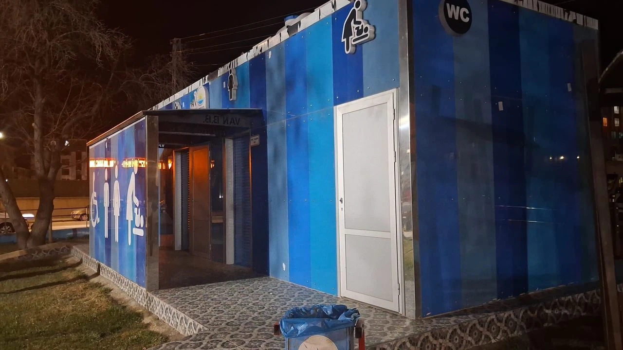 Vanda Bayram Boyunca Kilitli Hizmet Bebek Emzirme Ve Tuvalet Alanlari Kapali Kaldi 1
