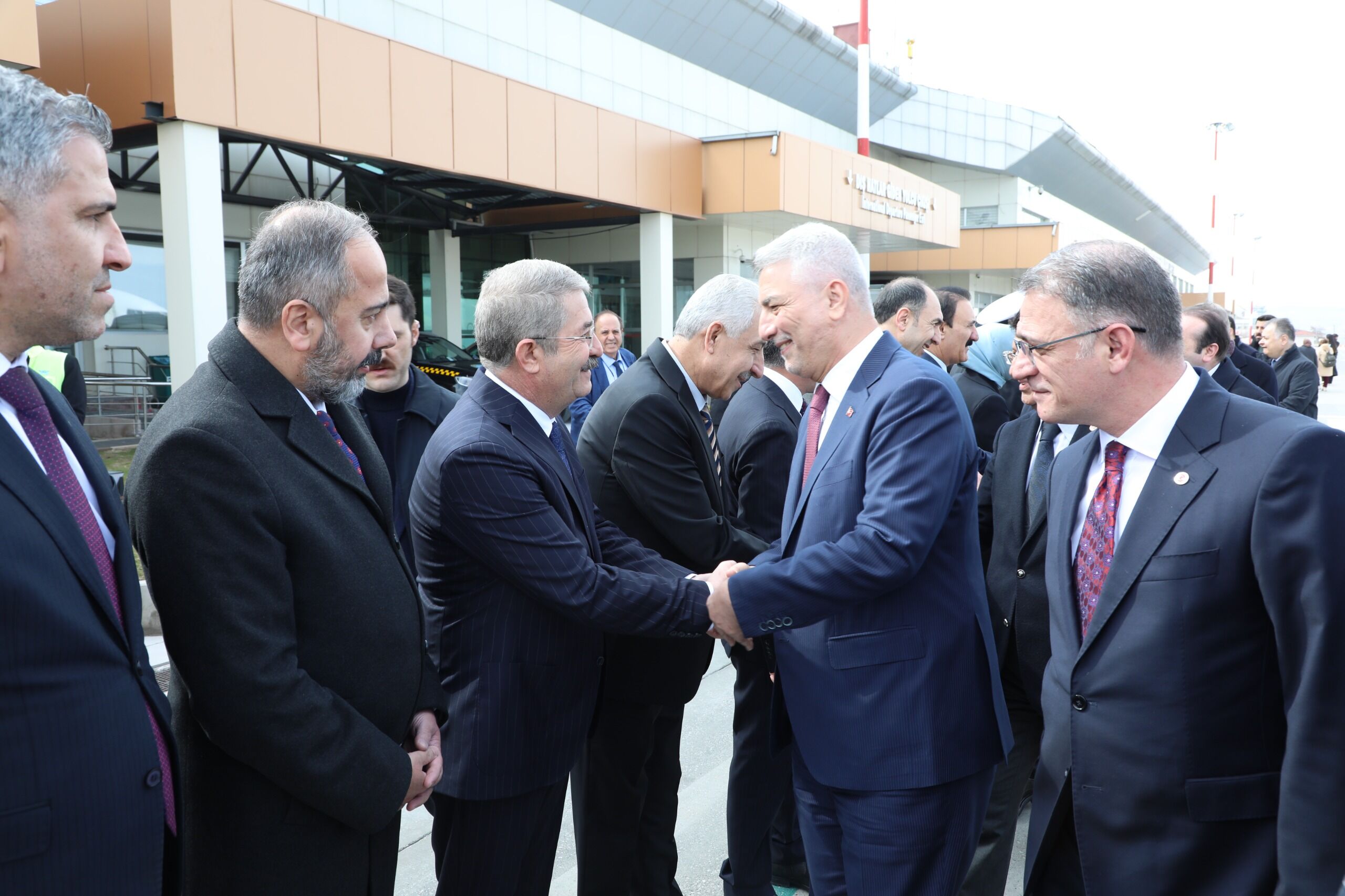 Van’da Dış Ticaret Zirvesi Yeni Stratejiler Ve Dev Teşvik Paketi Açıklandı (1)