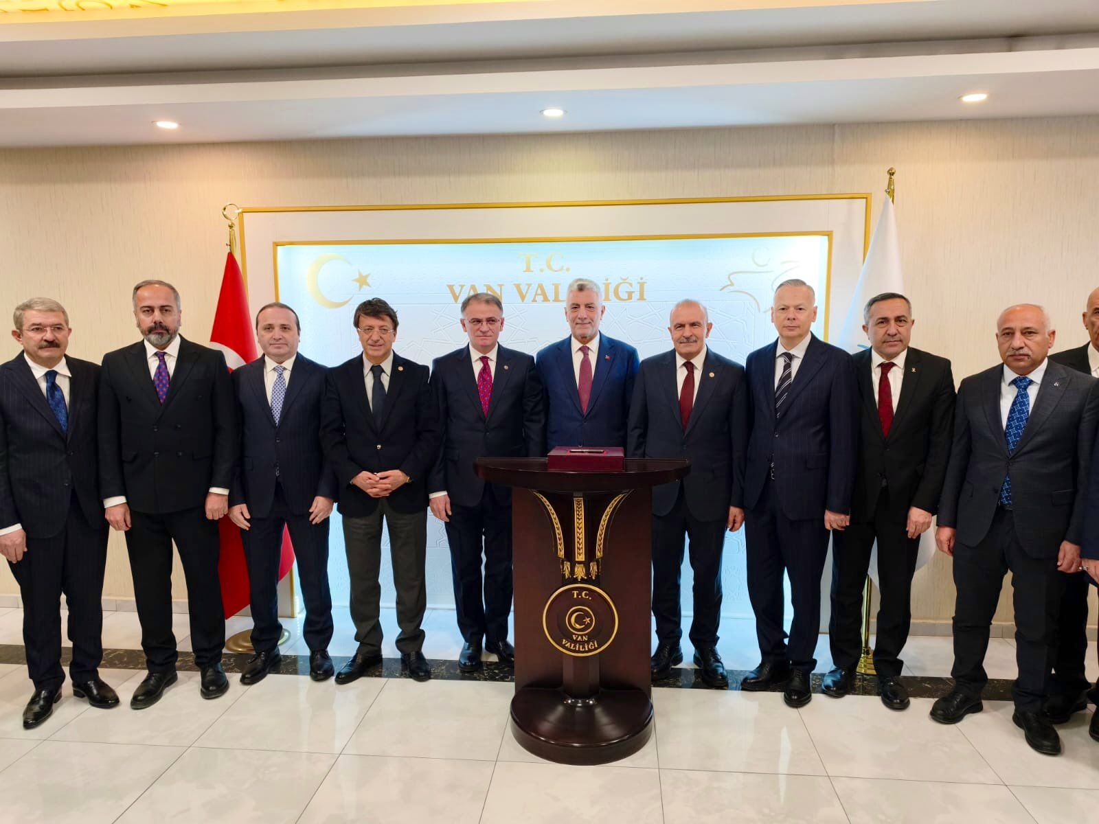 Van’da Dış Ticaret Zirvesi Yeni Stratejiler Ve Dev Teşvik Paketi Açıklandı (3)