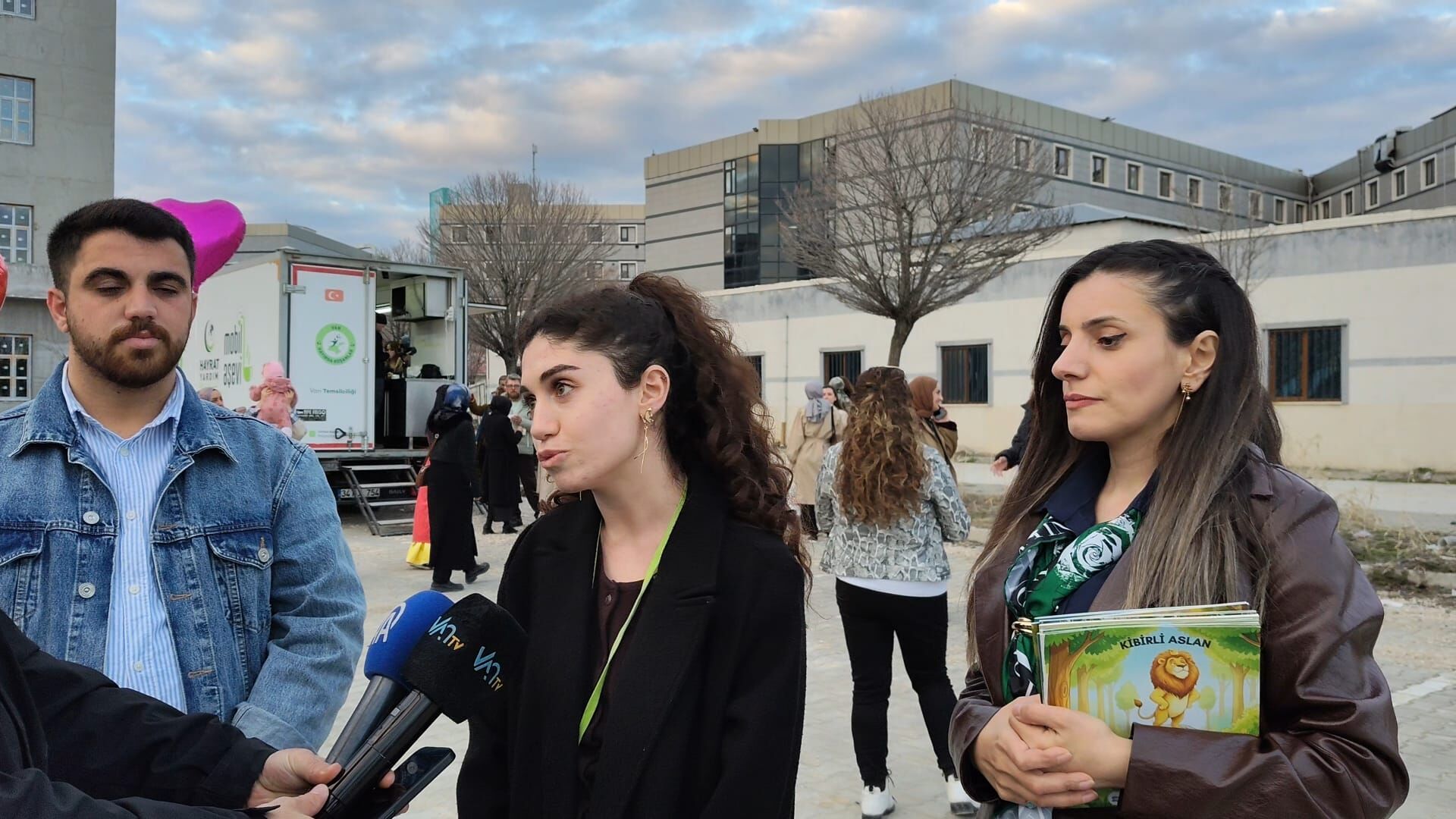Van’da Lösemili Çocuklar İçin Gökyüzüne Balon Bırakıldı (2)