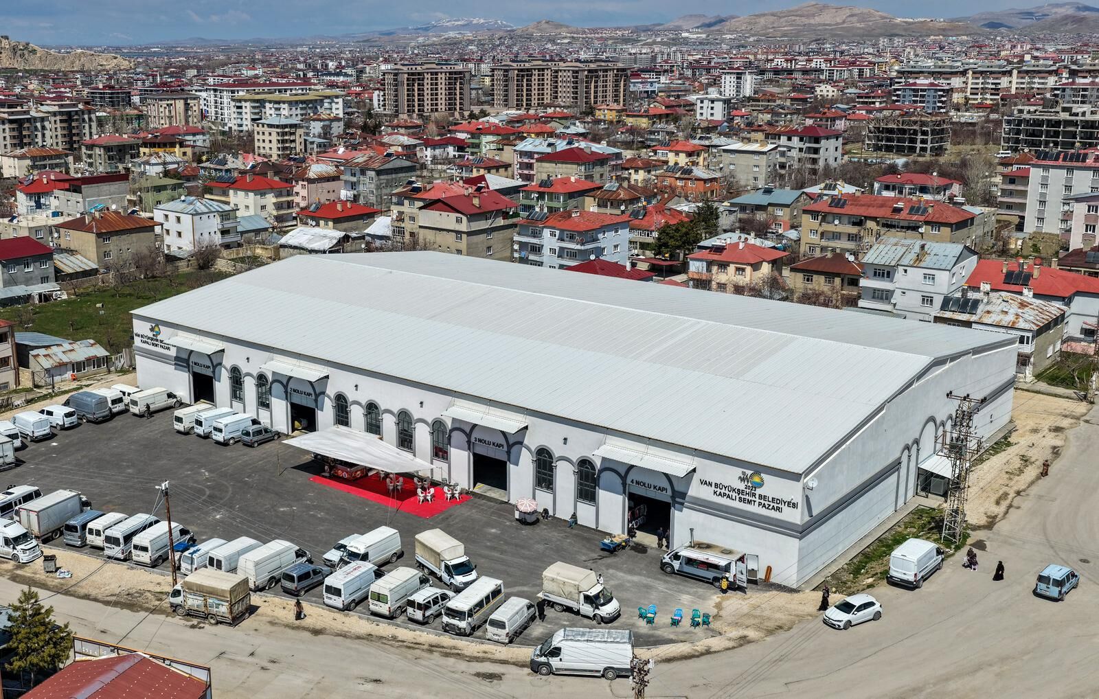 Van’da Modern Alışveriş Dönemi 4 Kapalı Semt Pazarı Hizmete Girdi! (1)