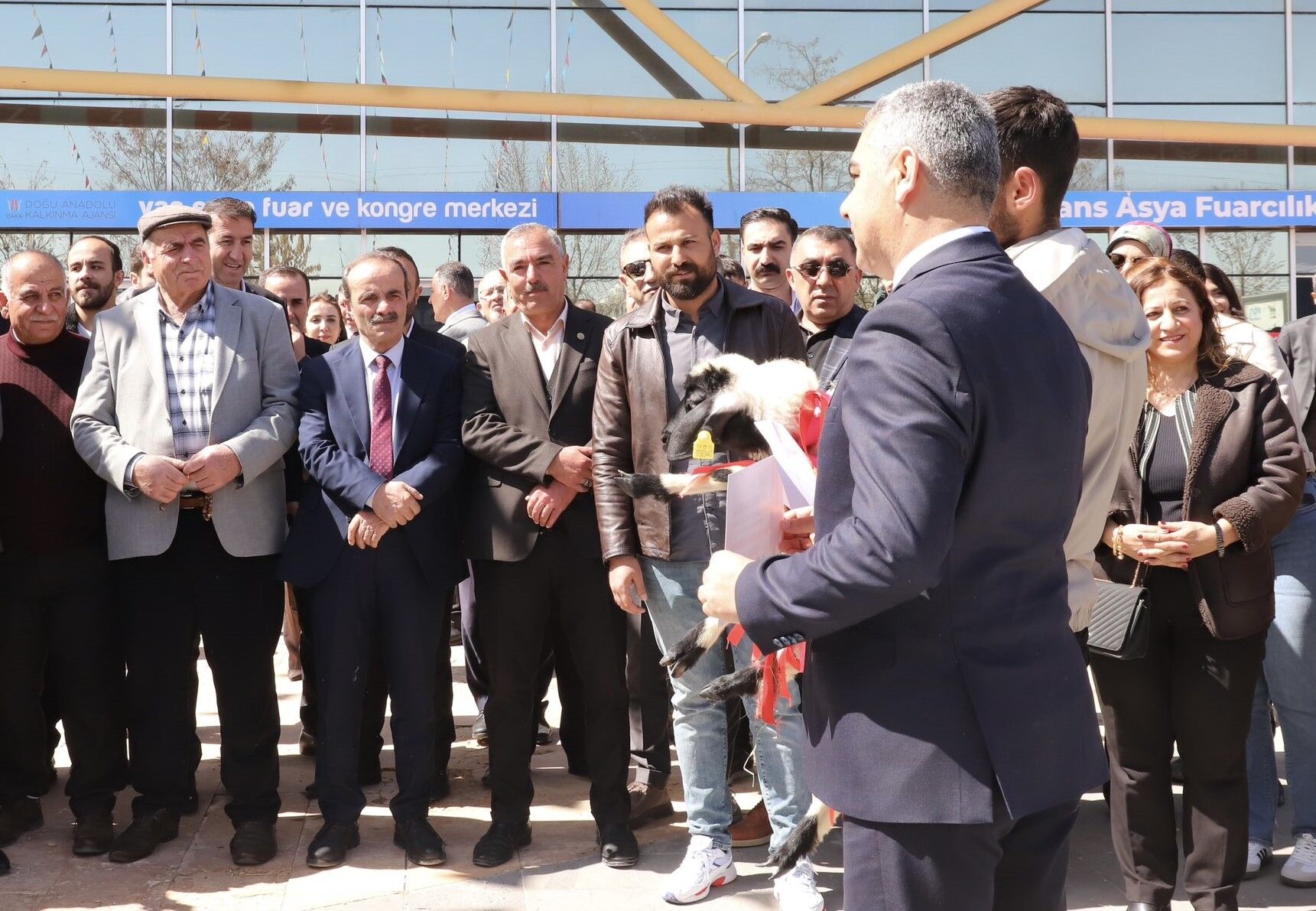 Van’da Tarım Ve Hayvancılık Fuarı Kapılarını Açtı