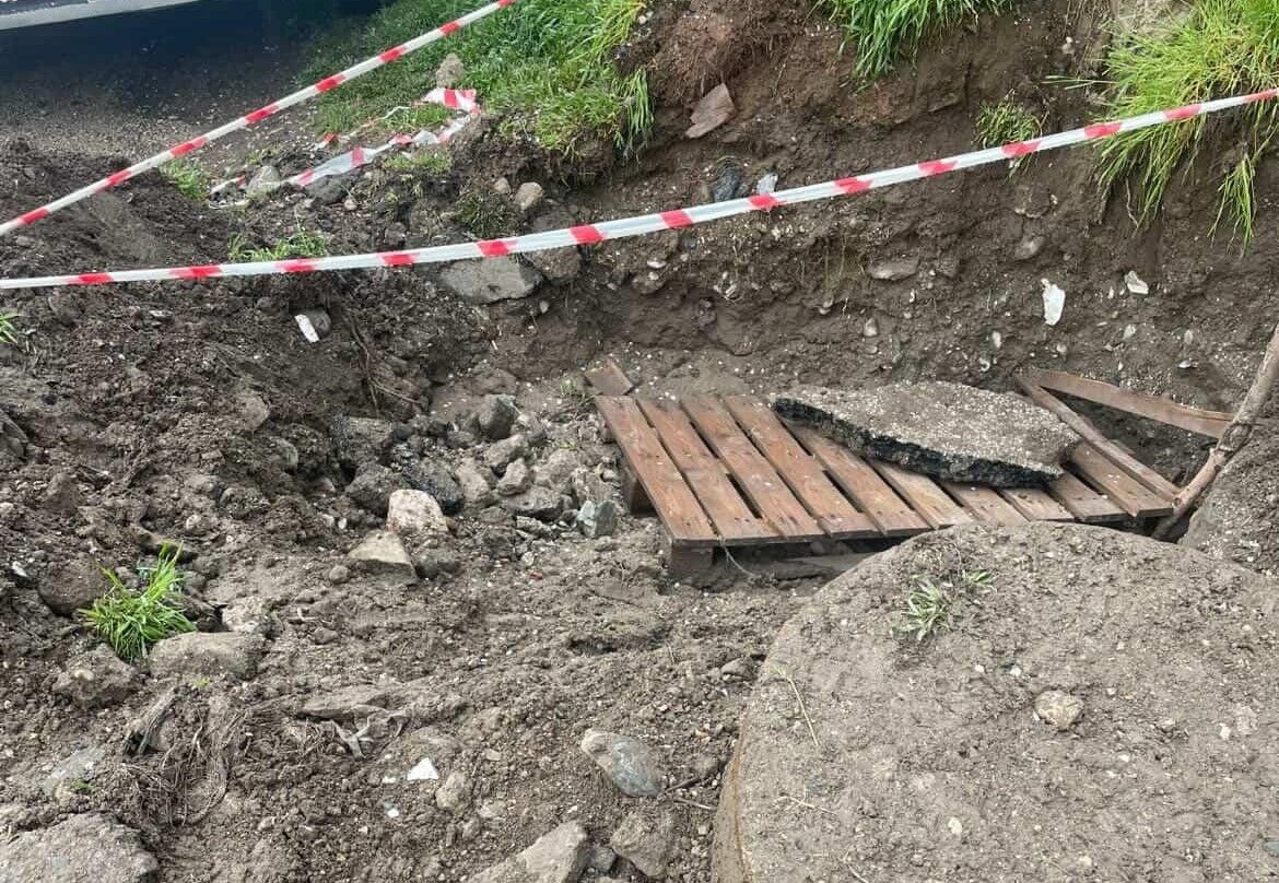 Van’da Tehlike Çanları Açık Logar Çocuklar İçin Tehdit Saçıyor!