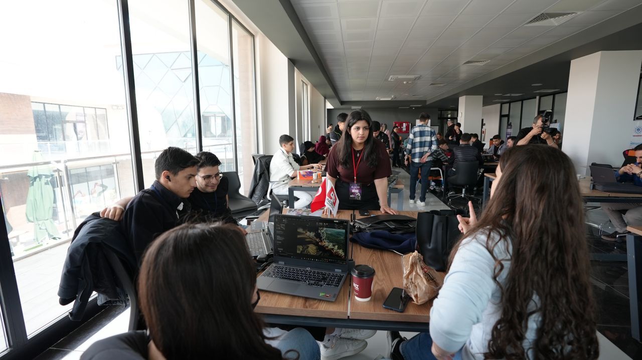 Van’da Tua Astro Hackathon Van Heyecanı Genç Girişimcilerden Yenilikçi Projeler (1)