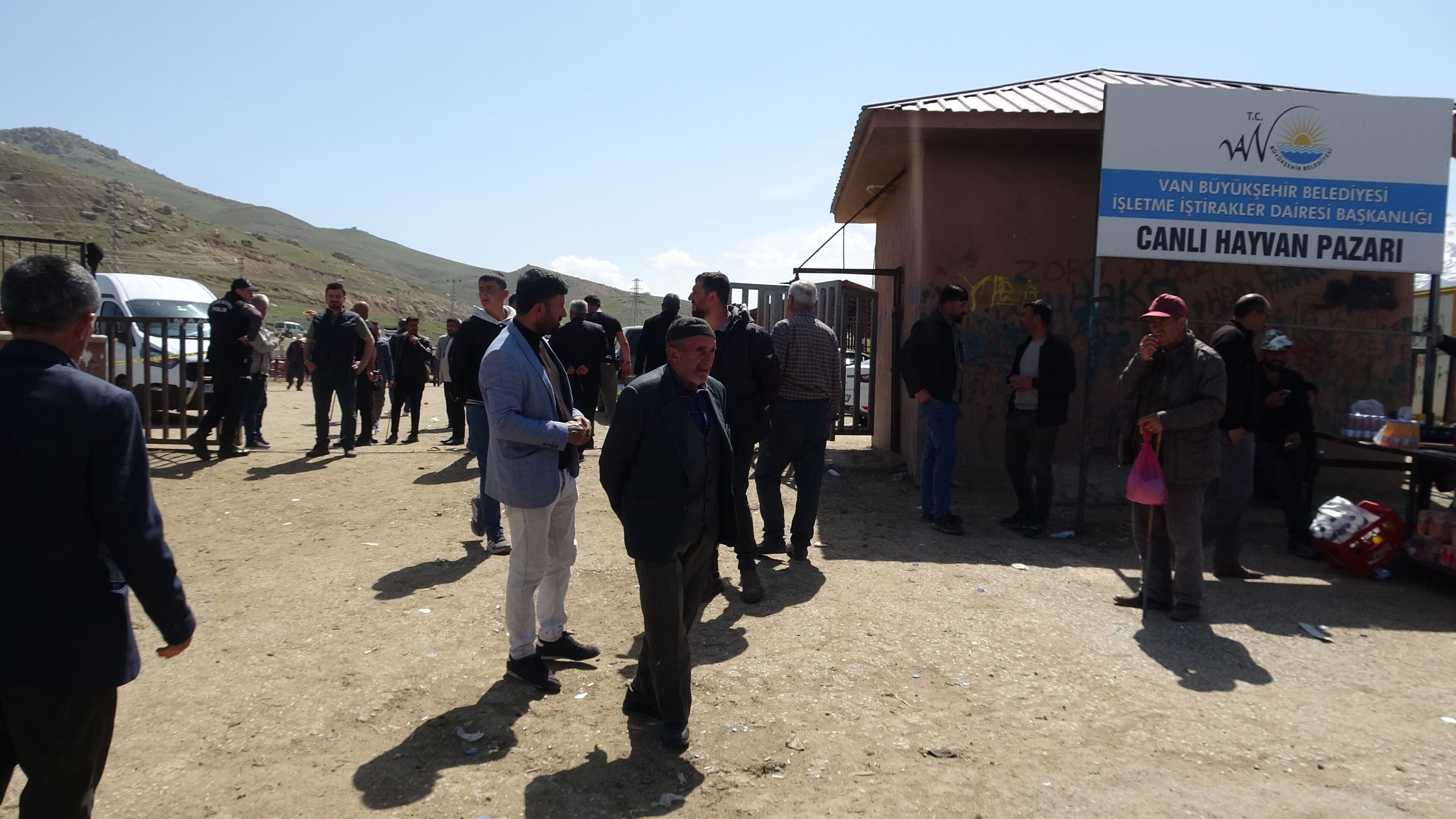 Bilanço Ağırlaşıyor, Van Hayvan Pazarında Silahlı Kavga 3 Ölü, 13 Yaralı (2)