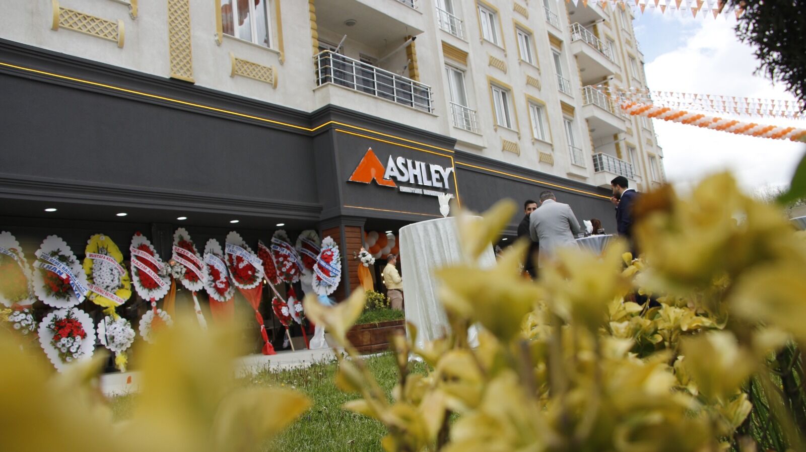 Dünya Devi Van’da Ashley Furniture Homestore Görkemli Bir Törenle Açıldı! (10)