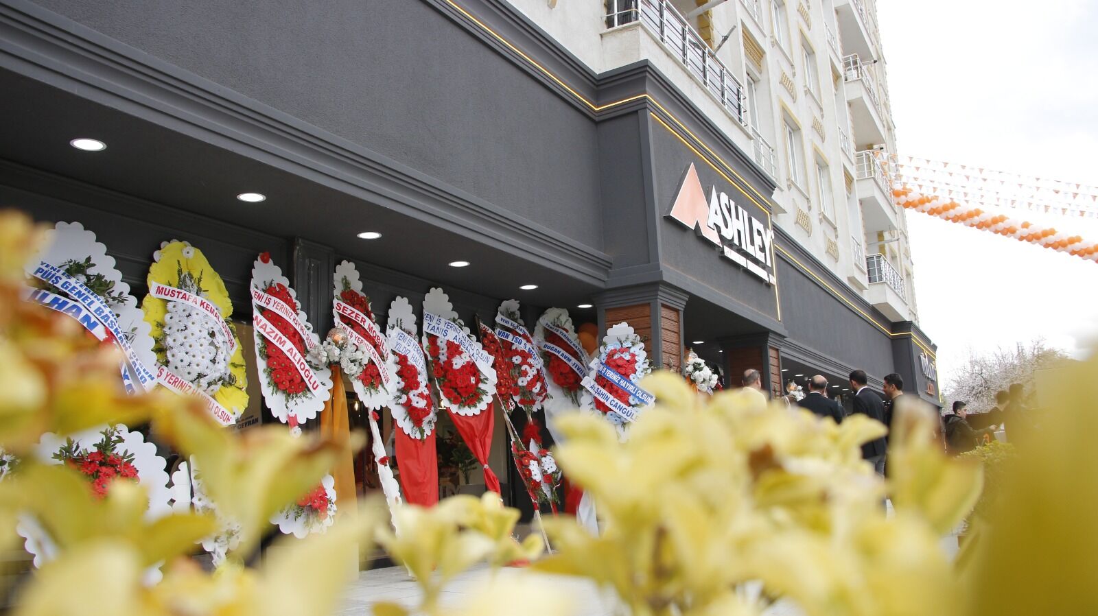 Dünya Devi Van’da Ashley Furniture Homestore Görkemli Bir Törenle Açıldı! (13)