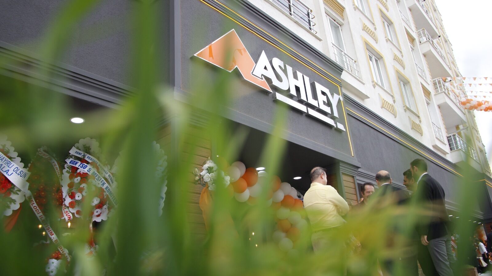 Dünya Devi Van’da Ashley Furniture Homestore Görkemli Bir Törenle Açıldı! (15)
